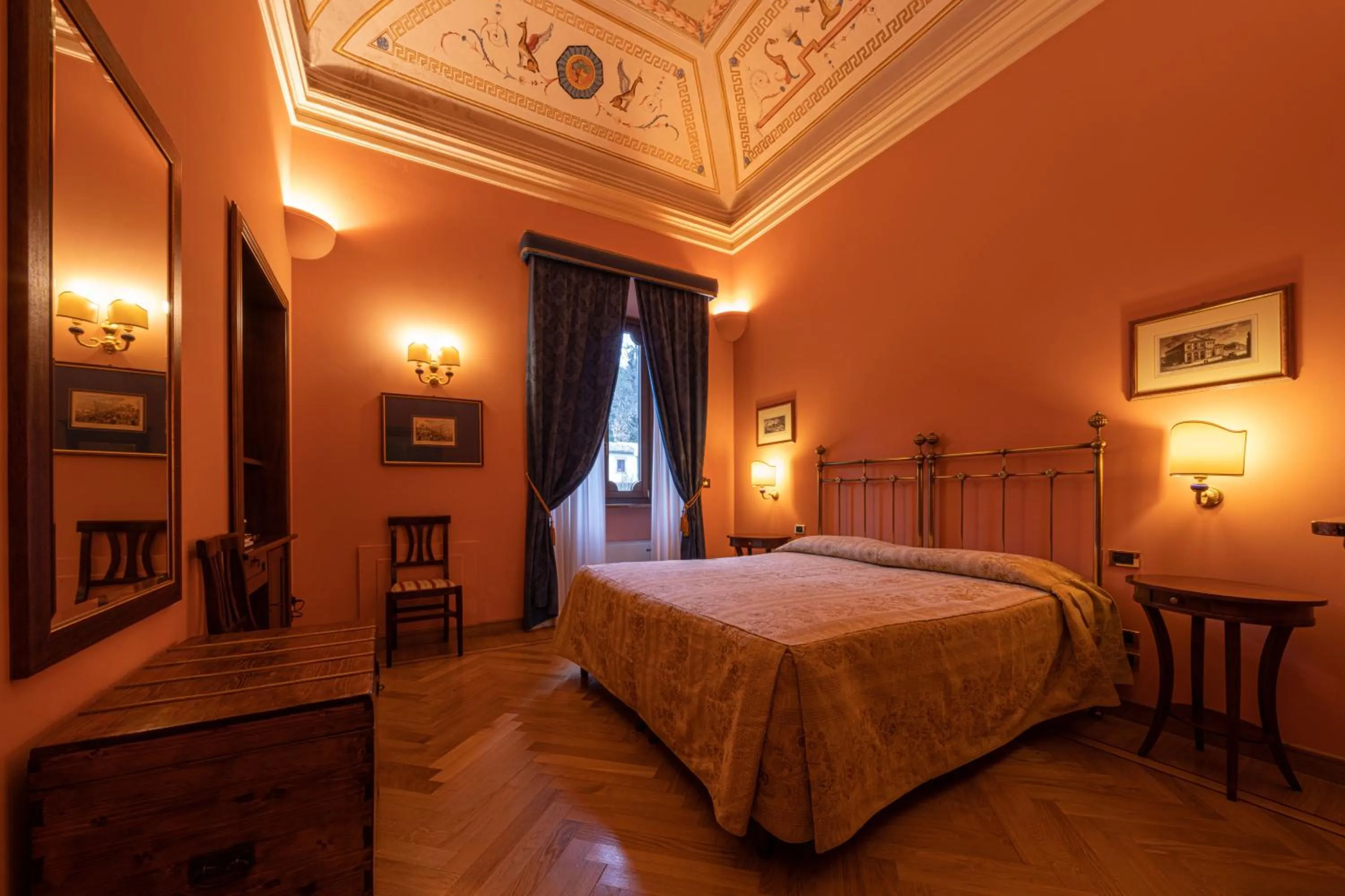 Shower, Bed in Marchese Del Grillo