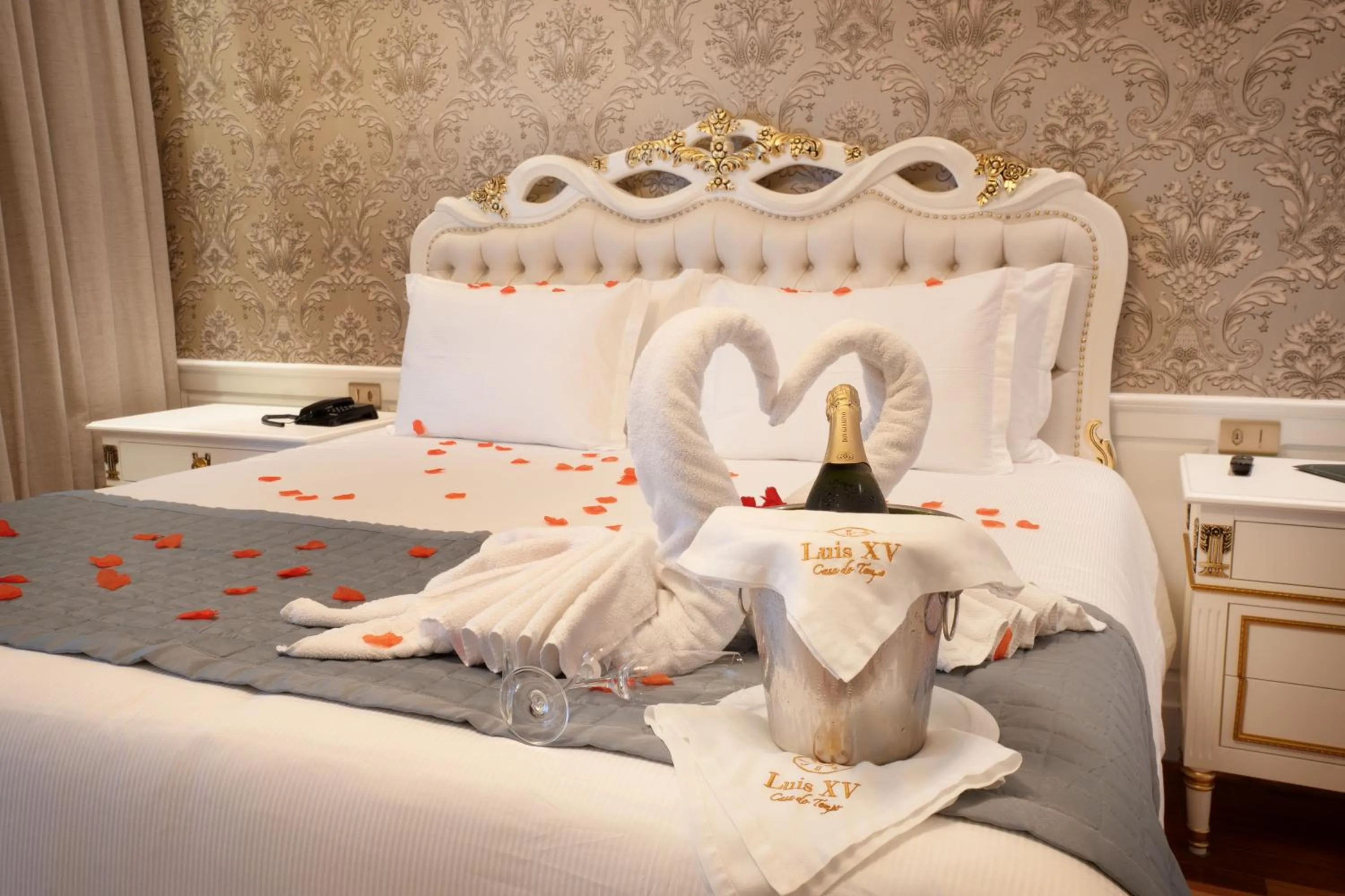 Bed in Pousada Luis XV