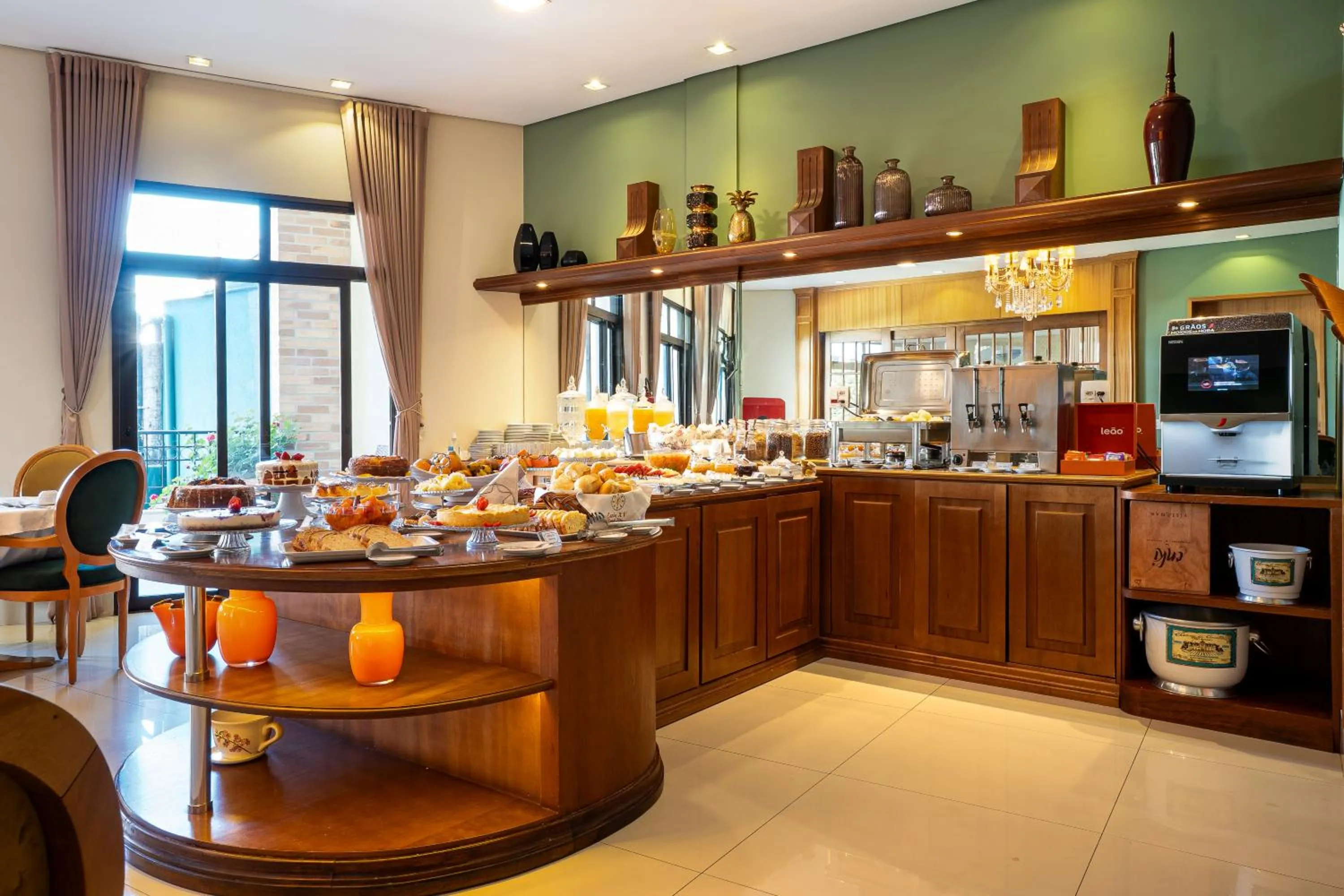 Restaurant/places to eat in Pousada Luis XV