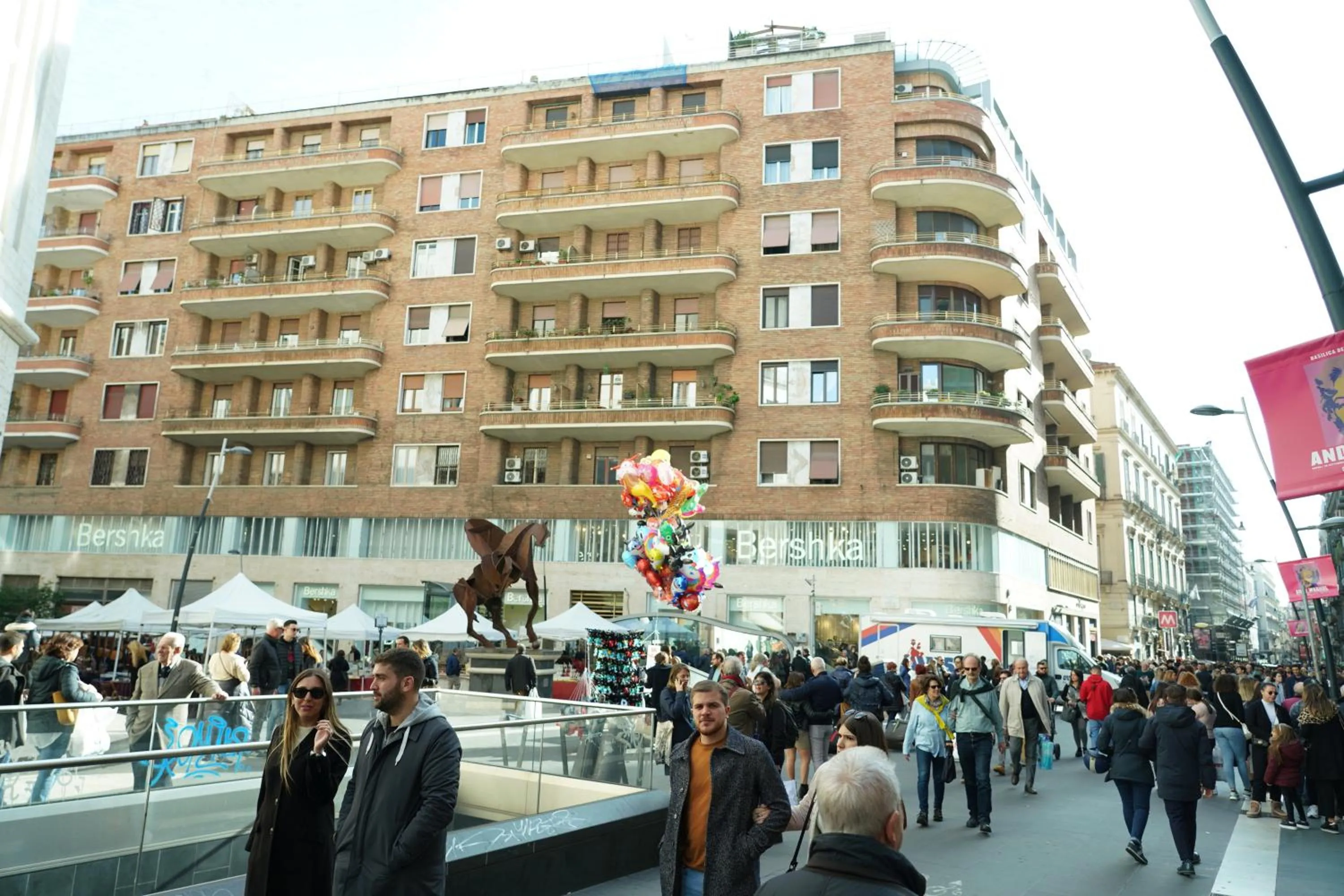 Property building in Three Houses Toledo