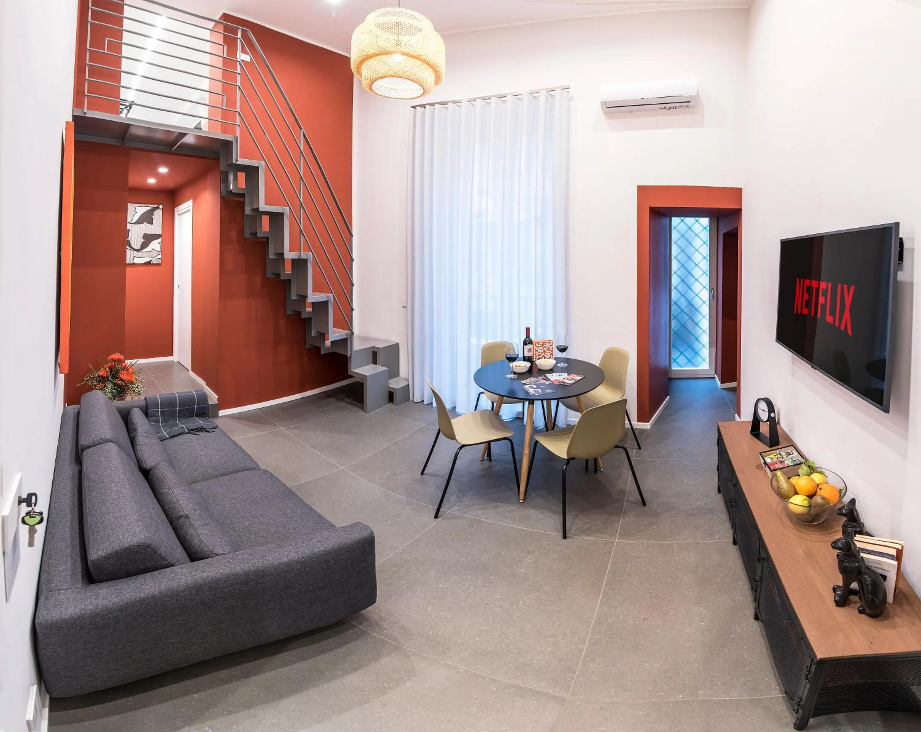 TV and multimedia in Three Houses Toledo
