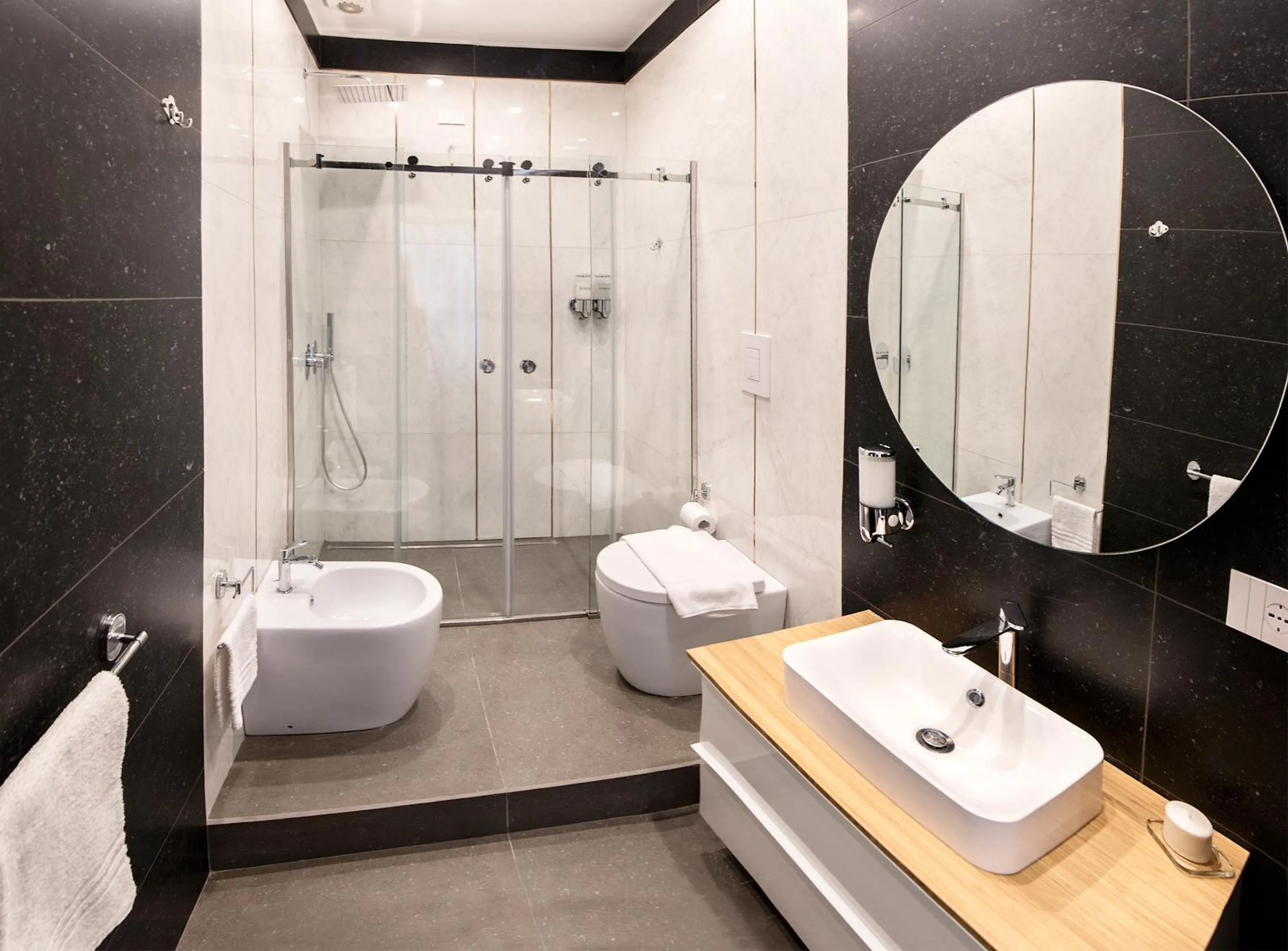 Bathroom in Three Houses Toledo