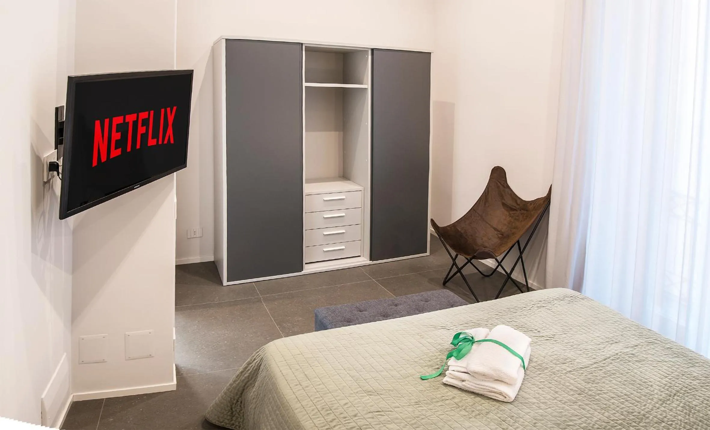 TV and multimedia, Bed in Three Houses Toledo