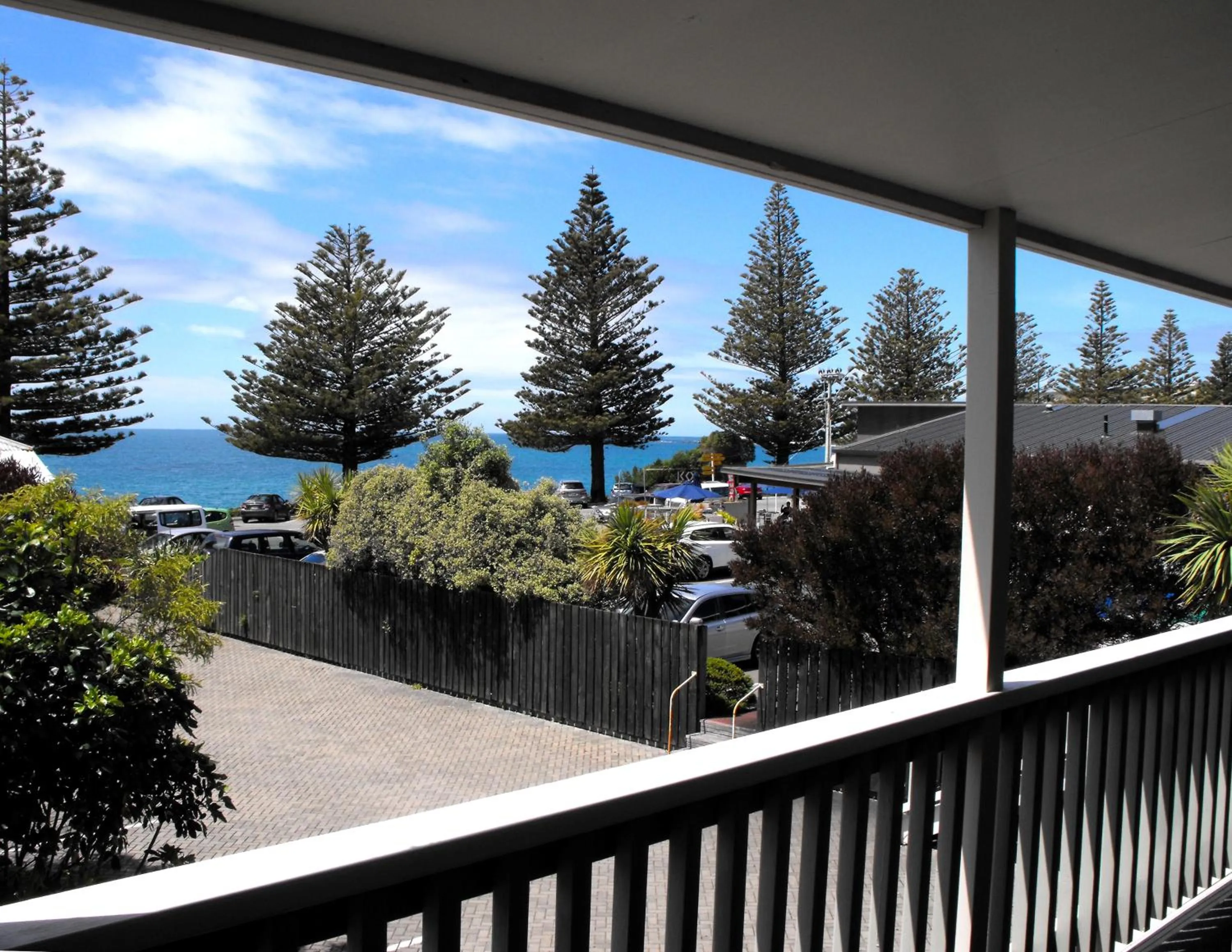 Sea view in The White Morph - Heritage Collection