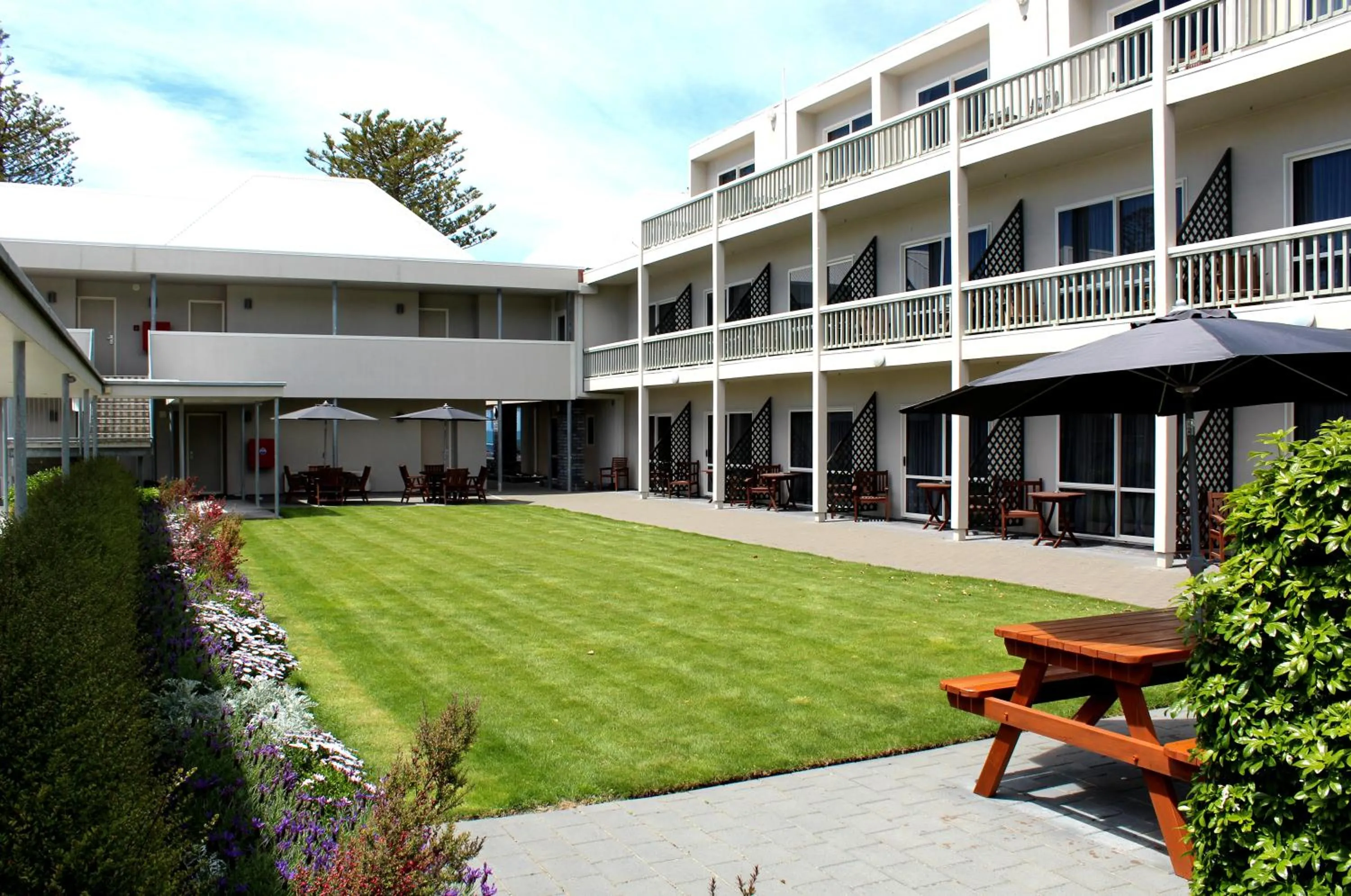 Garden in The White Morph - Heritage Collection