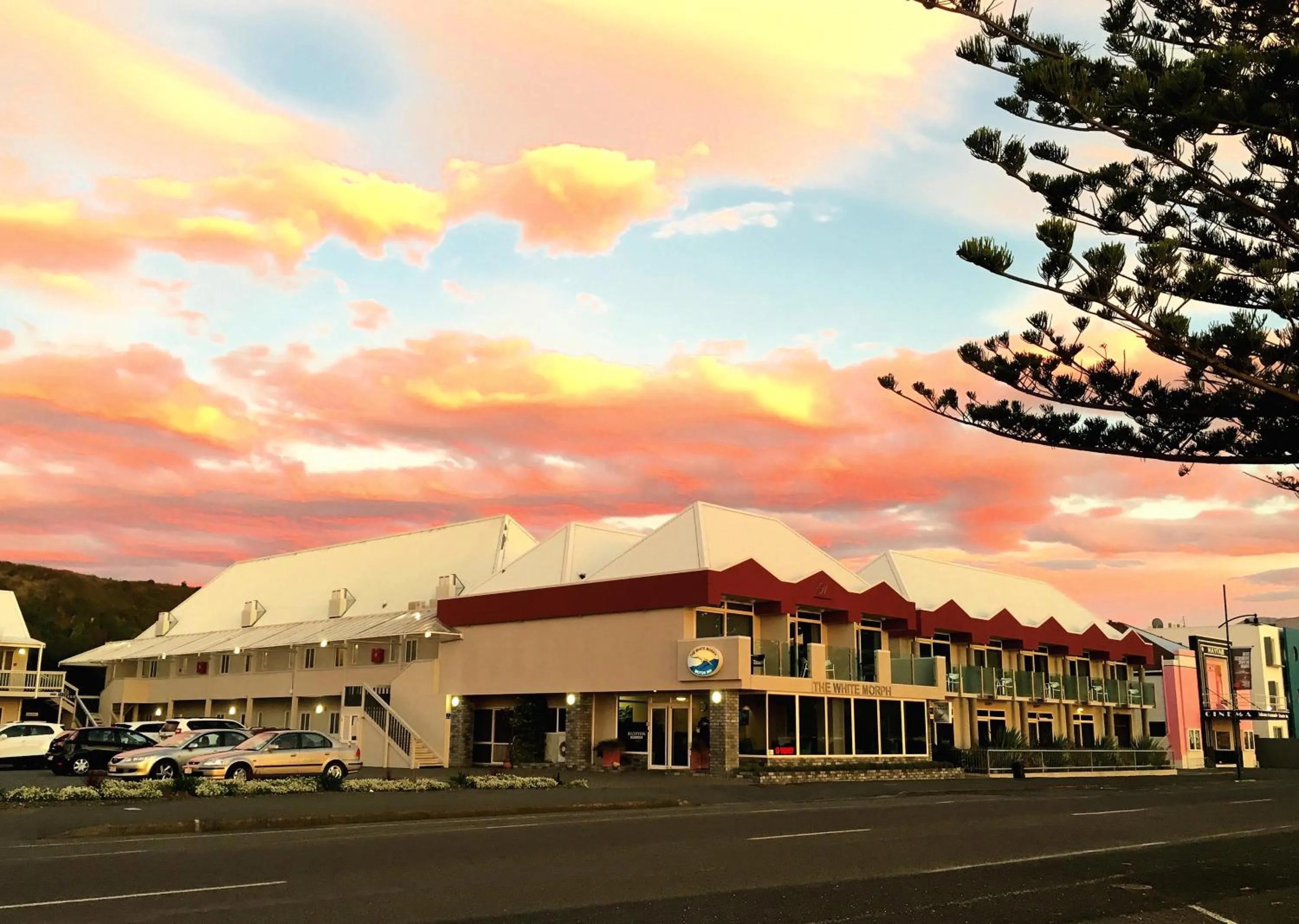 Facade/entrance in The White Morph - Heritage Collection