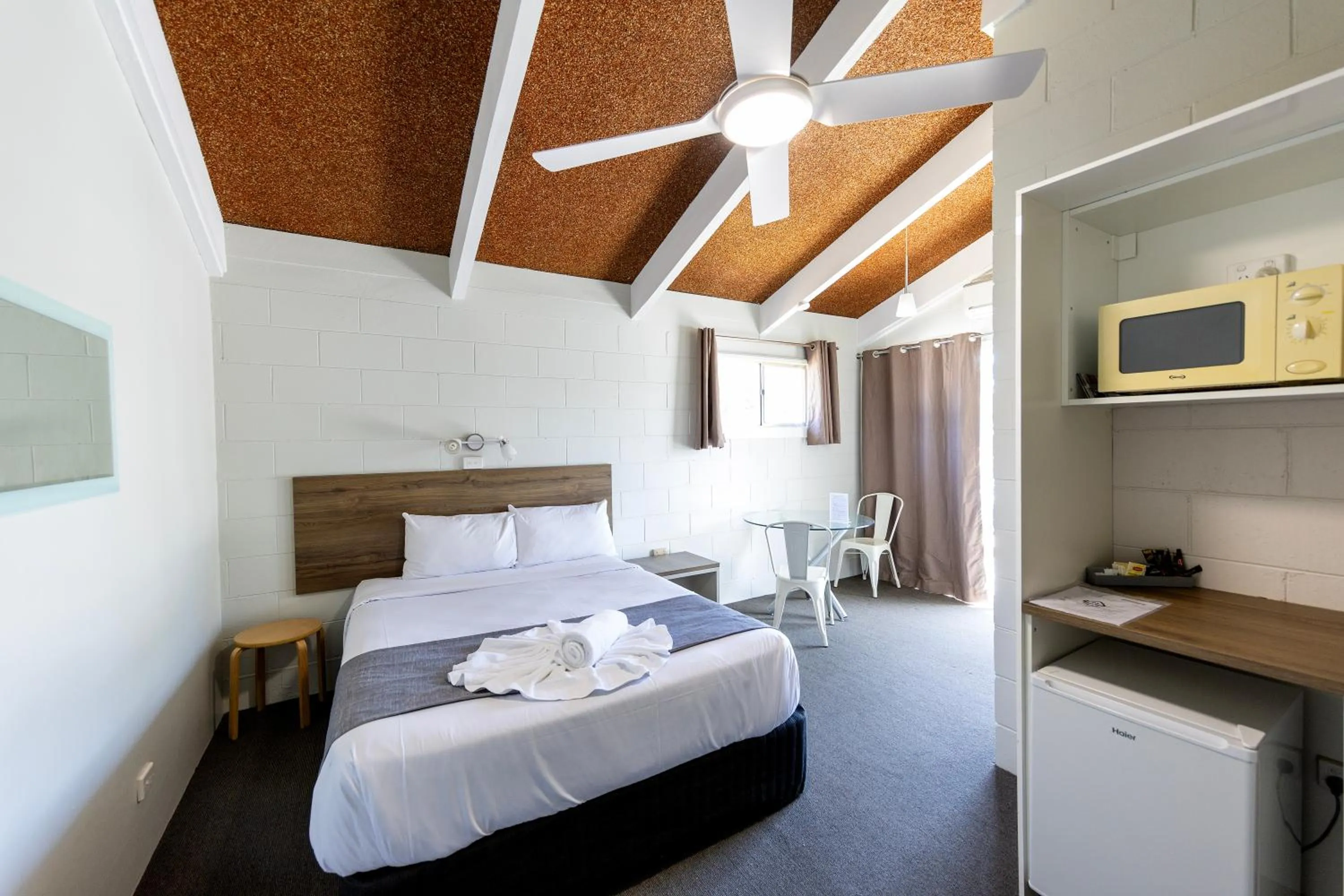 Bed in Breeze Inn 13 Princes Highway, Ulladulla