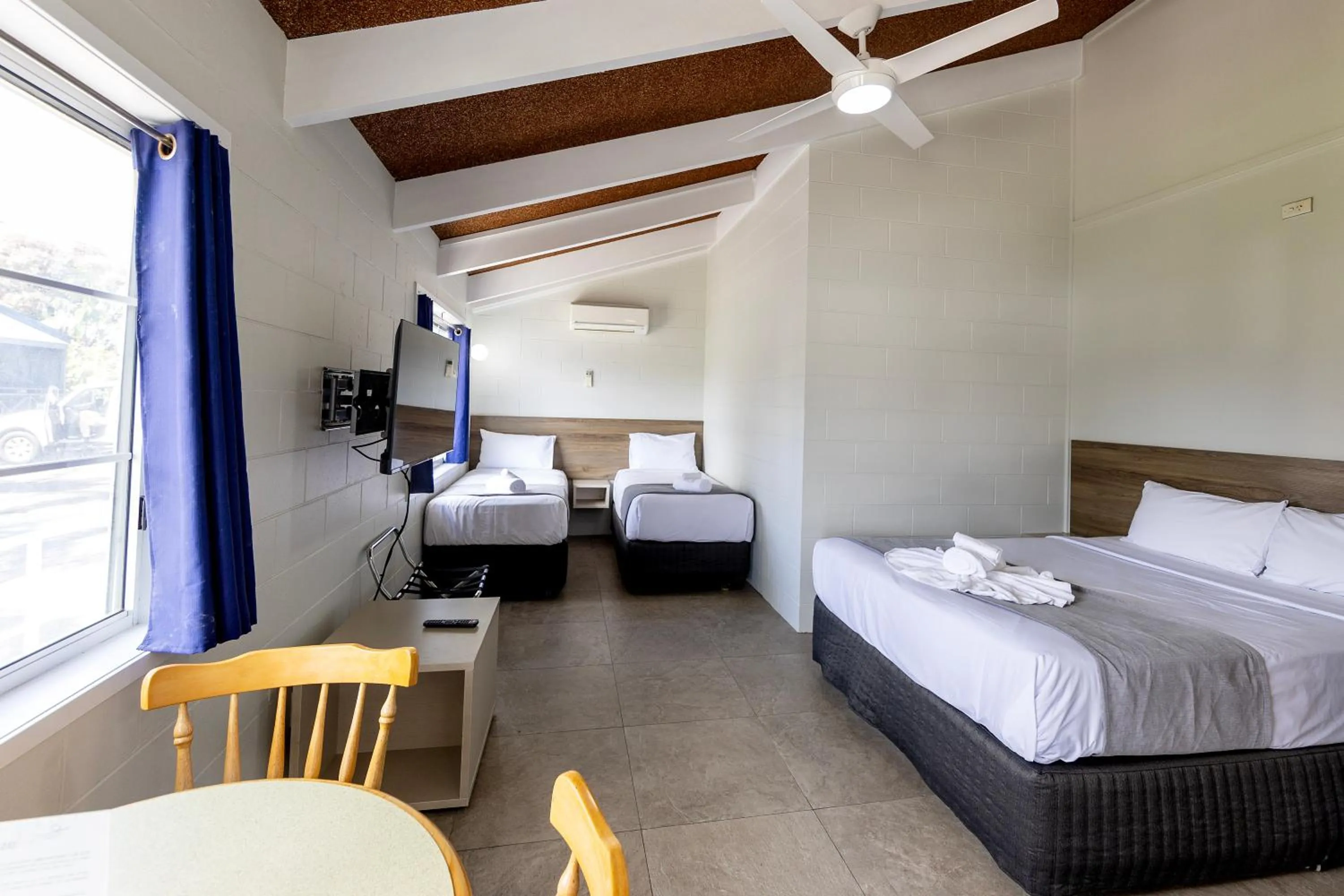 Bed in Breeze Inn 13 Princes Highway, Ulladulla