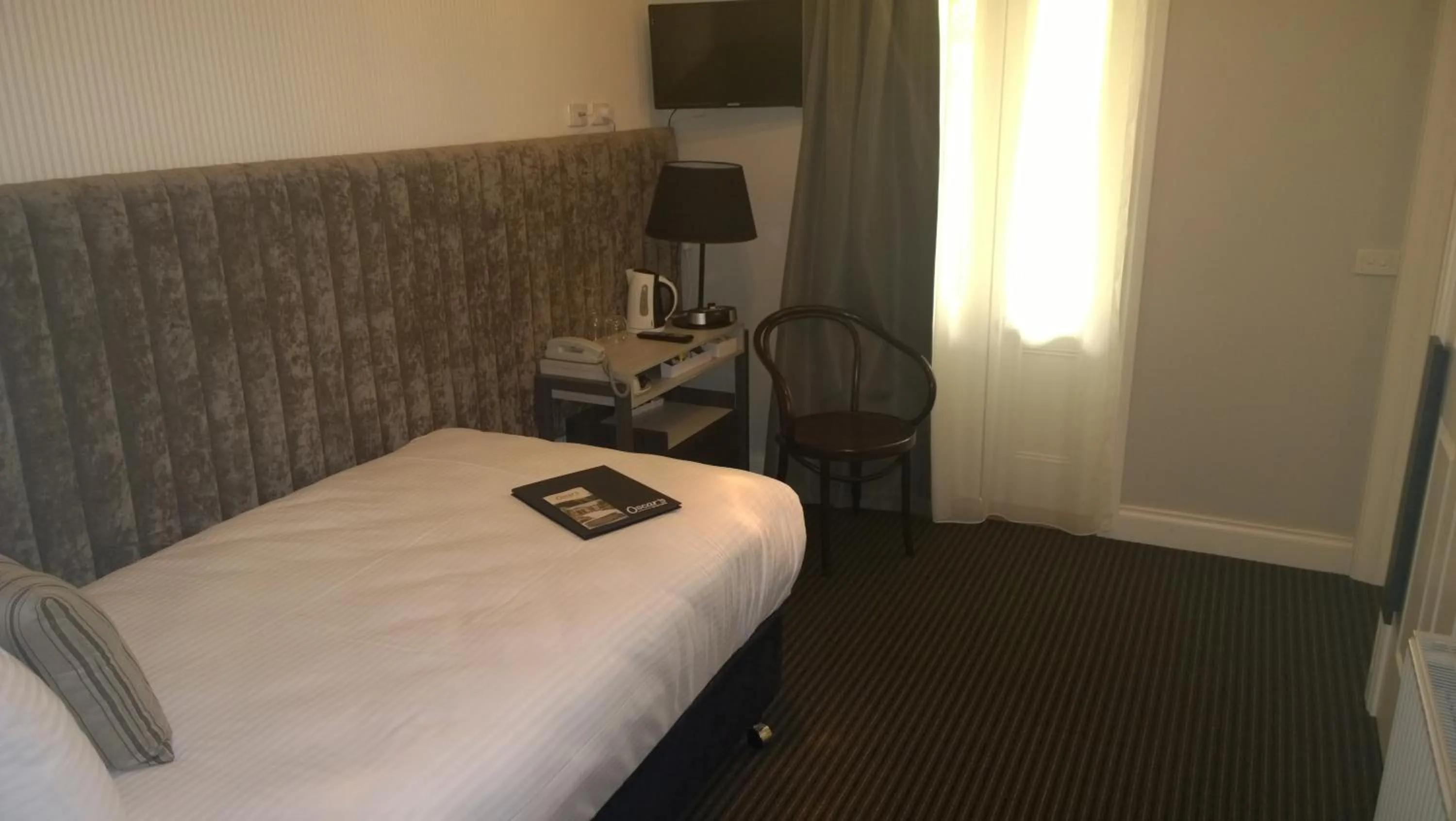 Bed in Oscar's On The Yarra