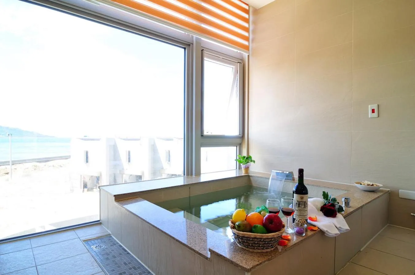 JinShan Sakura Bay Hot Spring Hotel