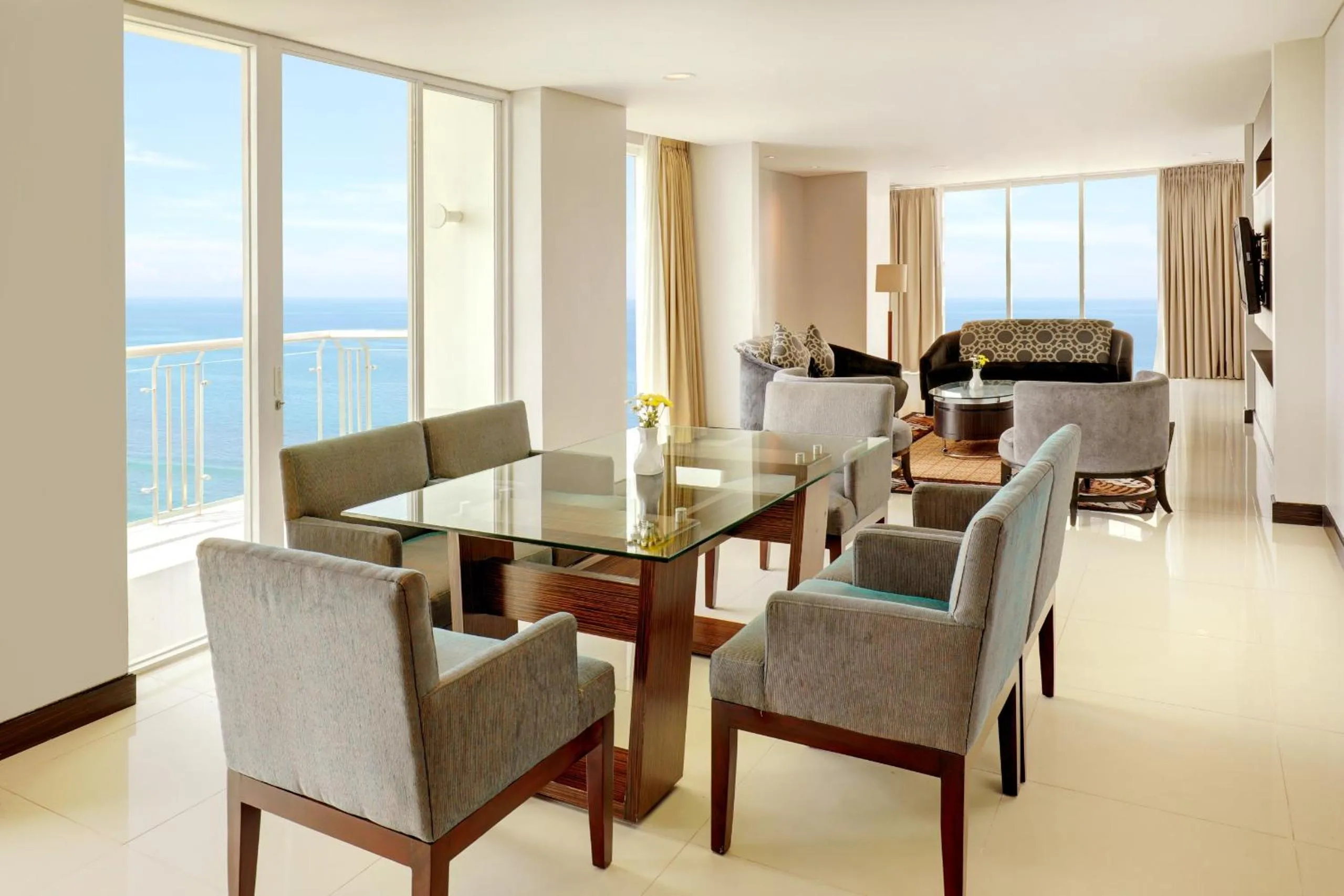 Living room in Swiss-Belhotel Balikpapan