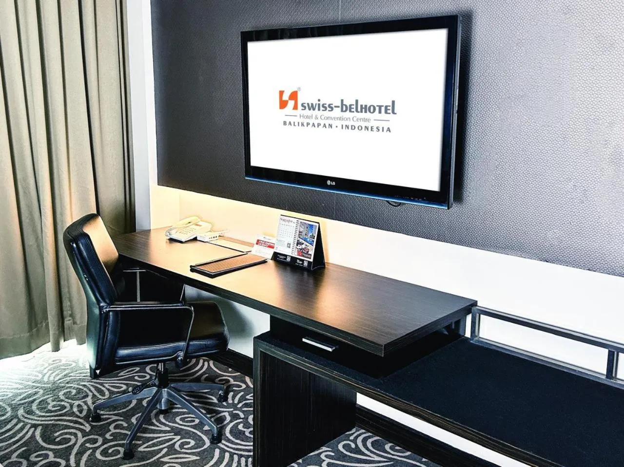 Seating area in Swiss-Belhotel Balikpapan