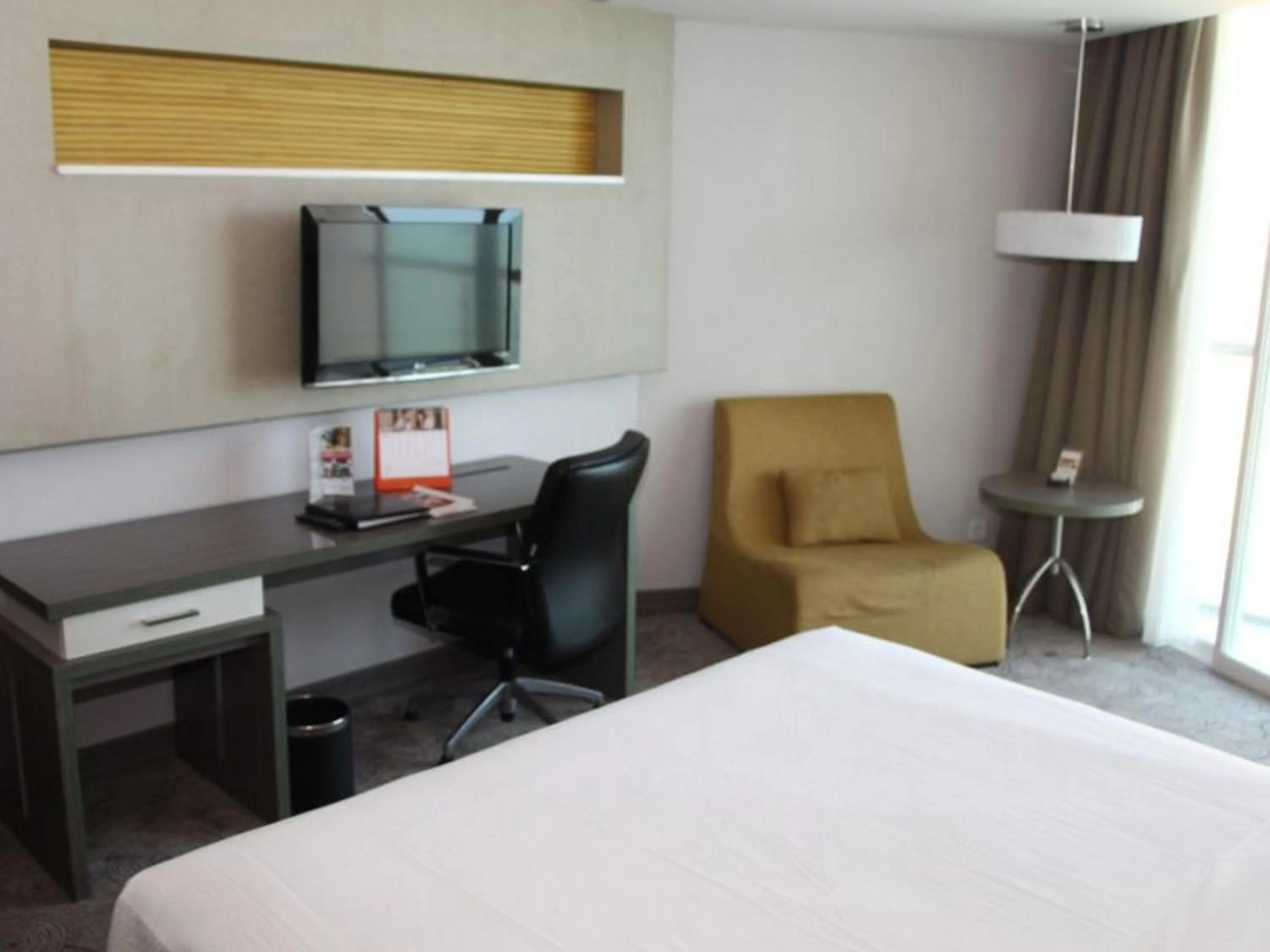 Bedroom, Bed in Swiss-Belhotel Balikpapan