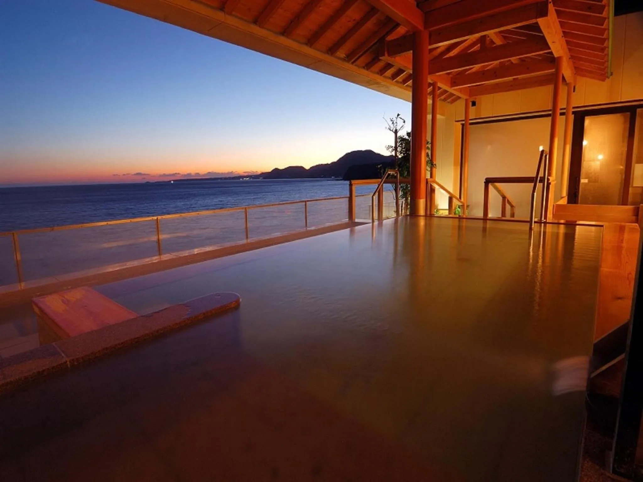 Hot Spring Bath in Inatori Tokai Hotel Yuen