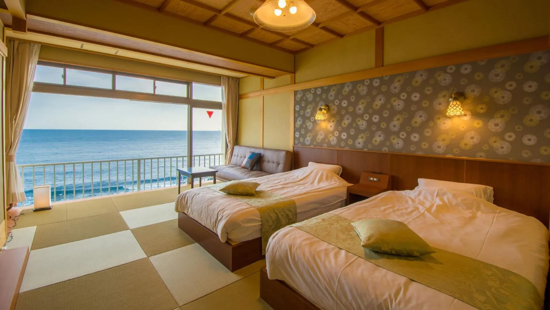 Bed in Inatori Tokai Hotel Yuen