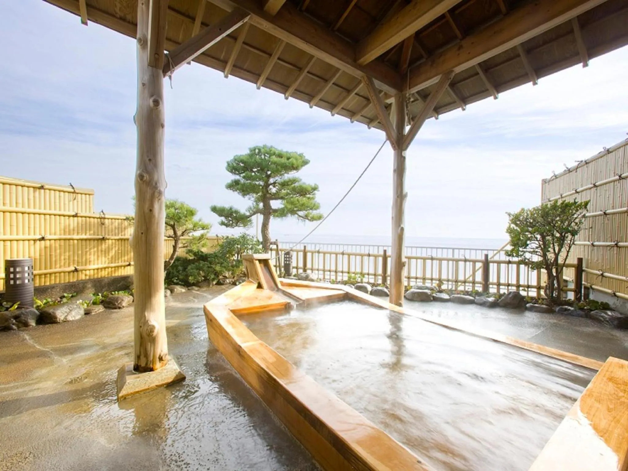 Hot Spring Bath in Inatori Tokai Hotel Yuen