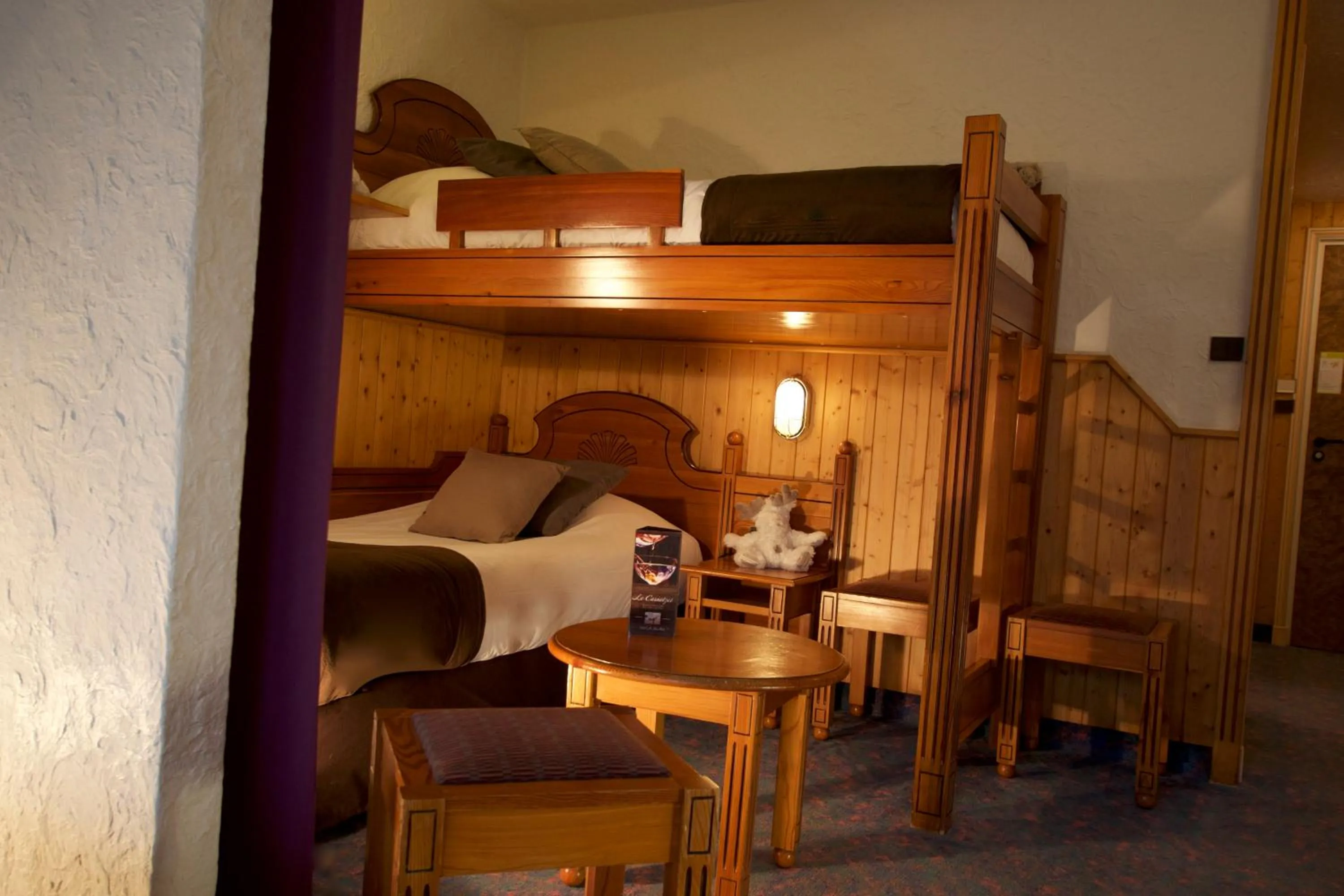 Photo of the whole room in Hôtel Serre Palas