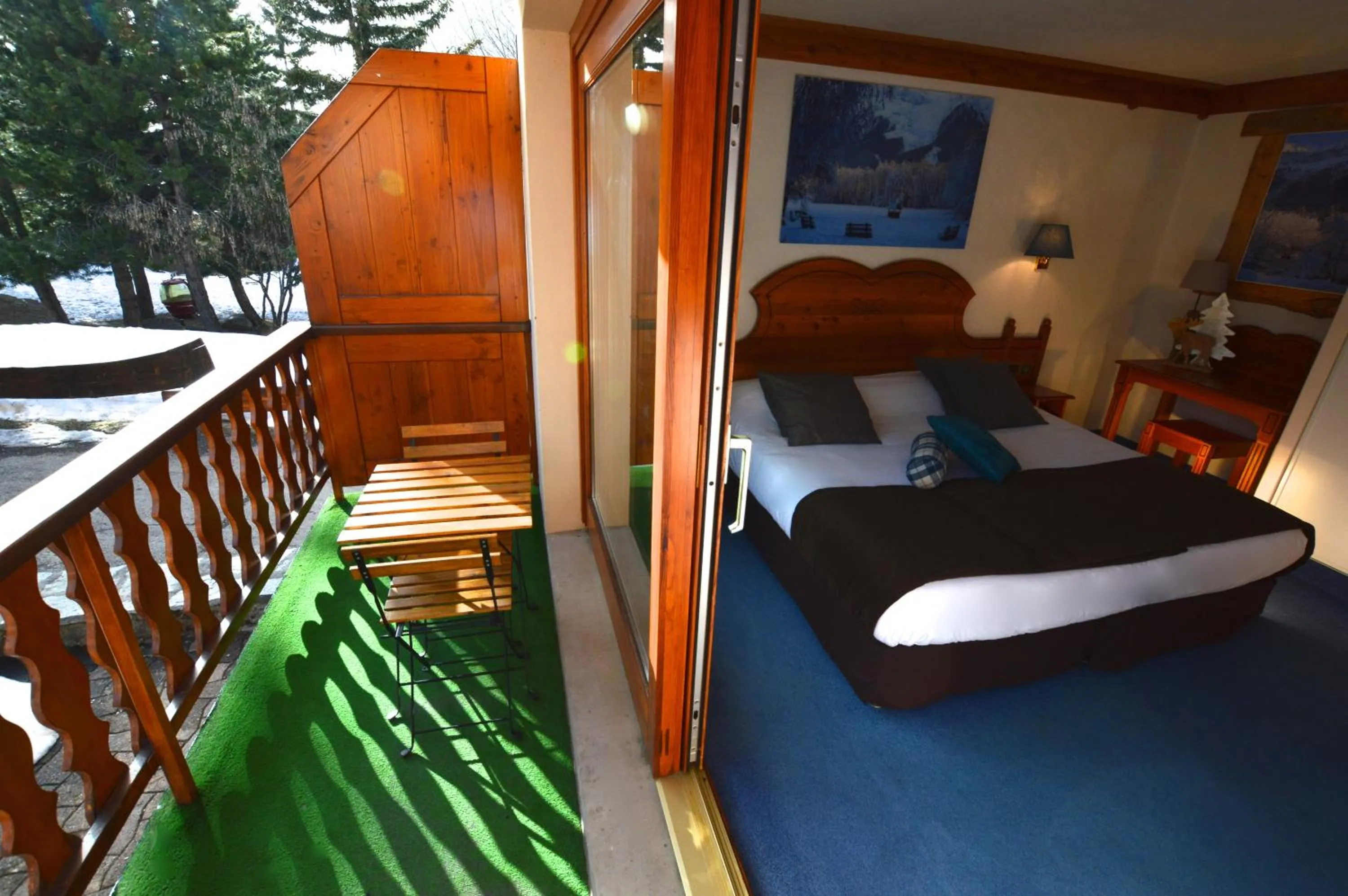 Balcony/Terrace in Hôtel Serre Palas