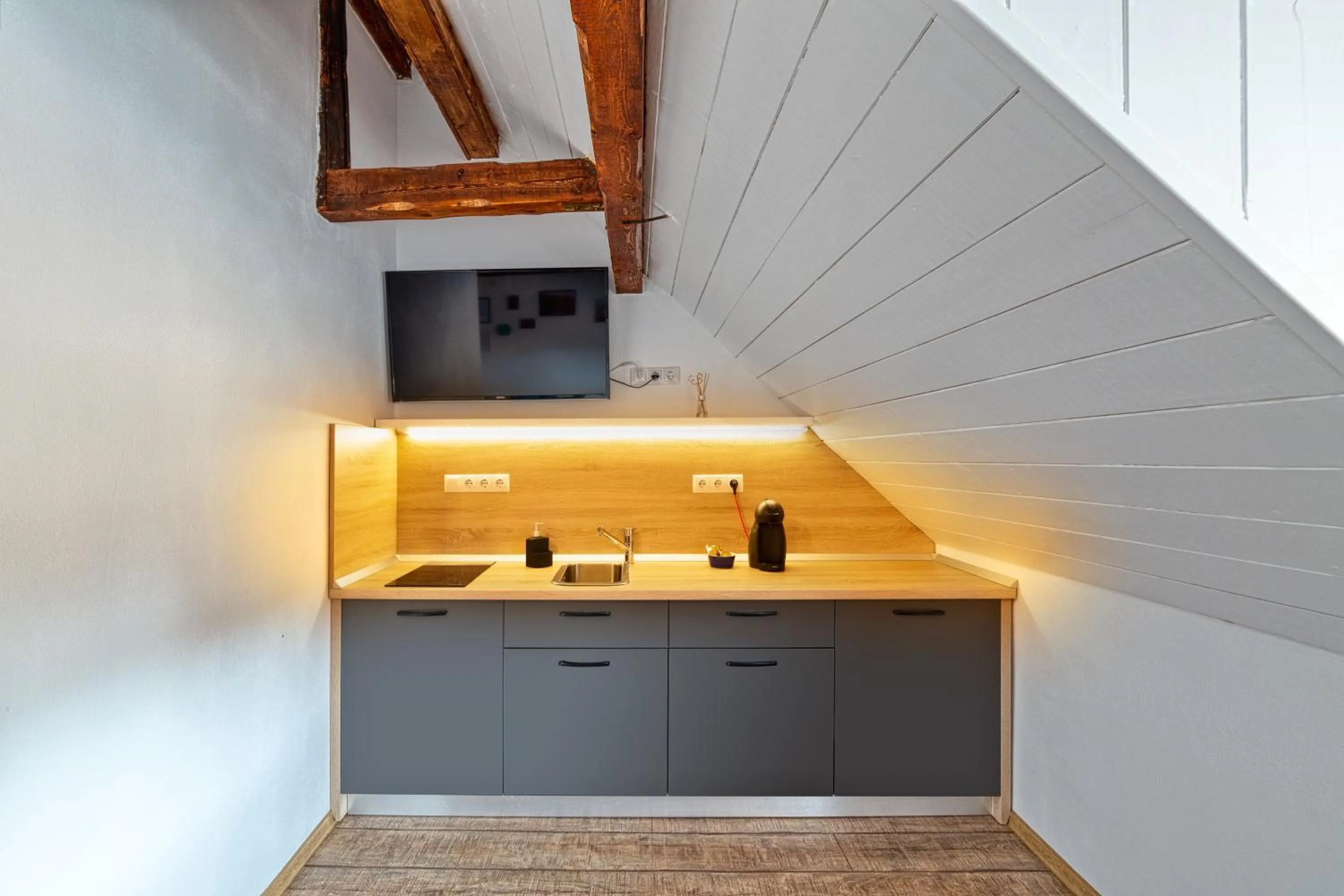 Kitchen or kitchenette in T House