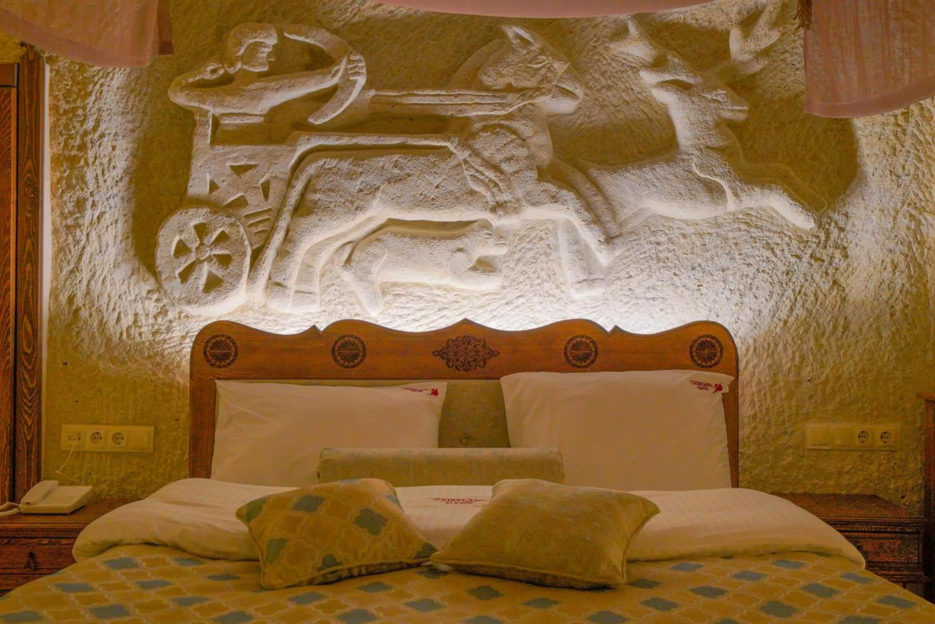 Bed in Fairyland Cave Hotel