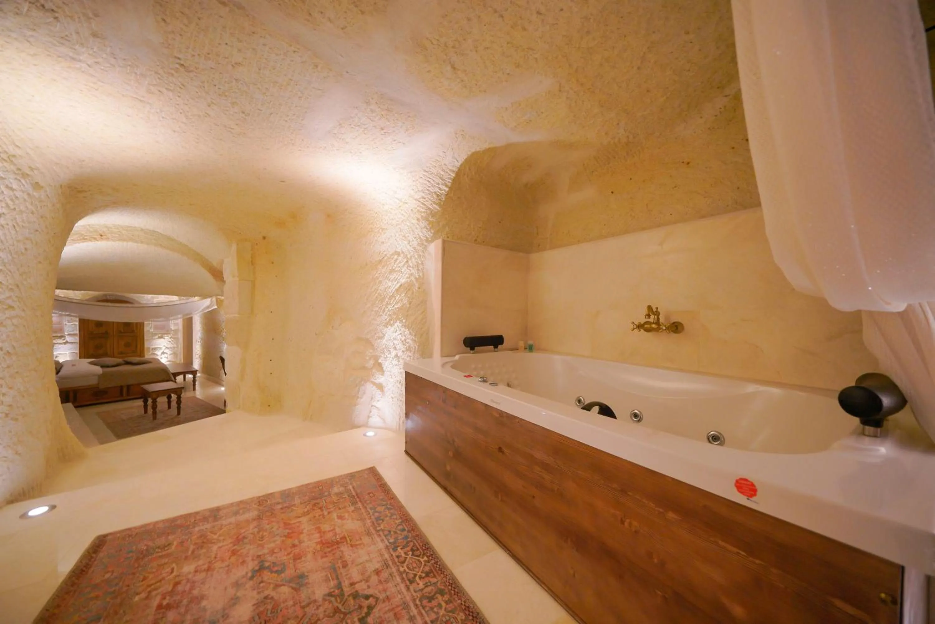 Hot Tub in Fairyland Cave Hotel