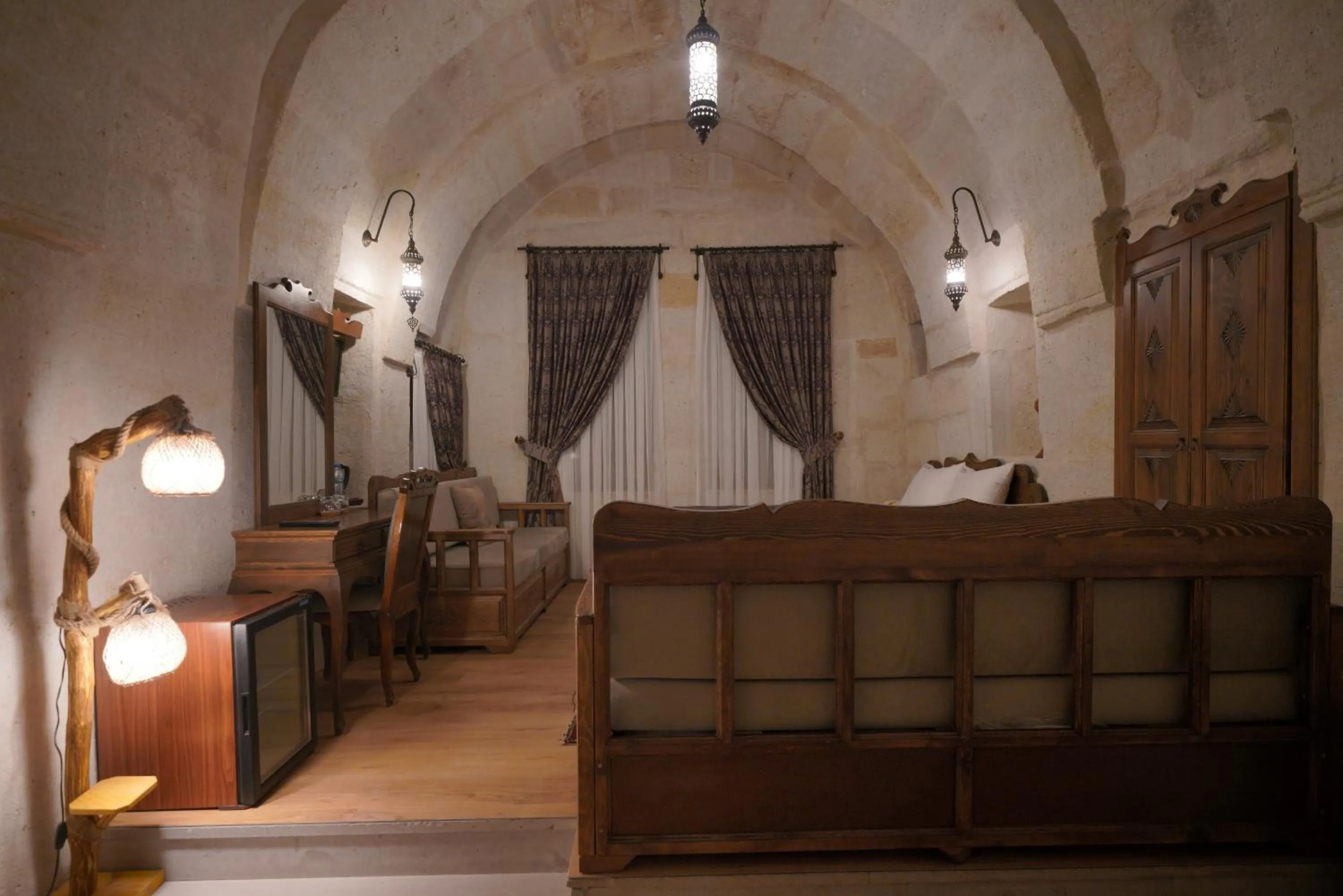 Photo of the whole room, Bed in Fairyland Cave Hotel