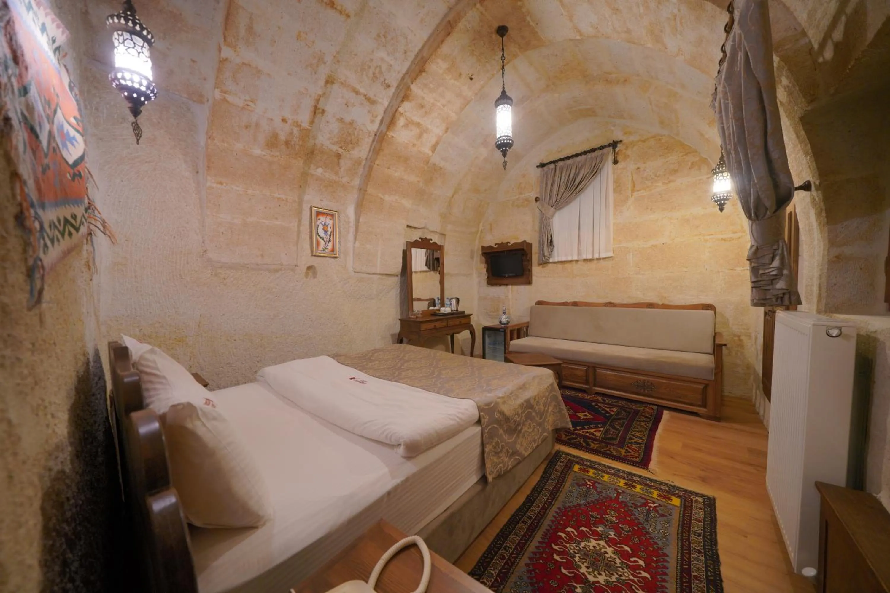 Massage, Bed in Fairyland Cave Hotel