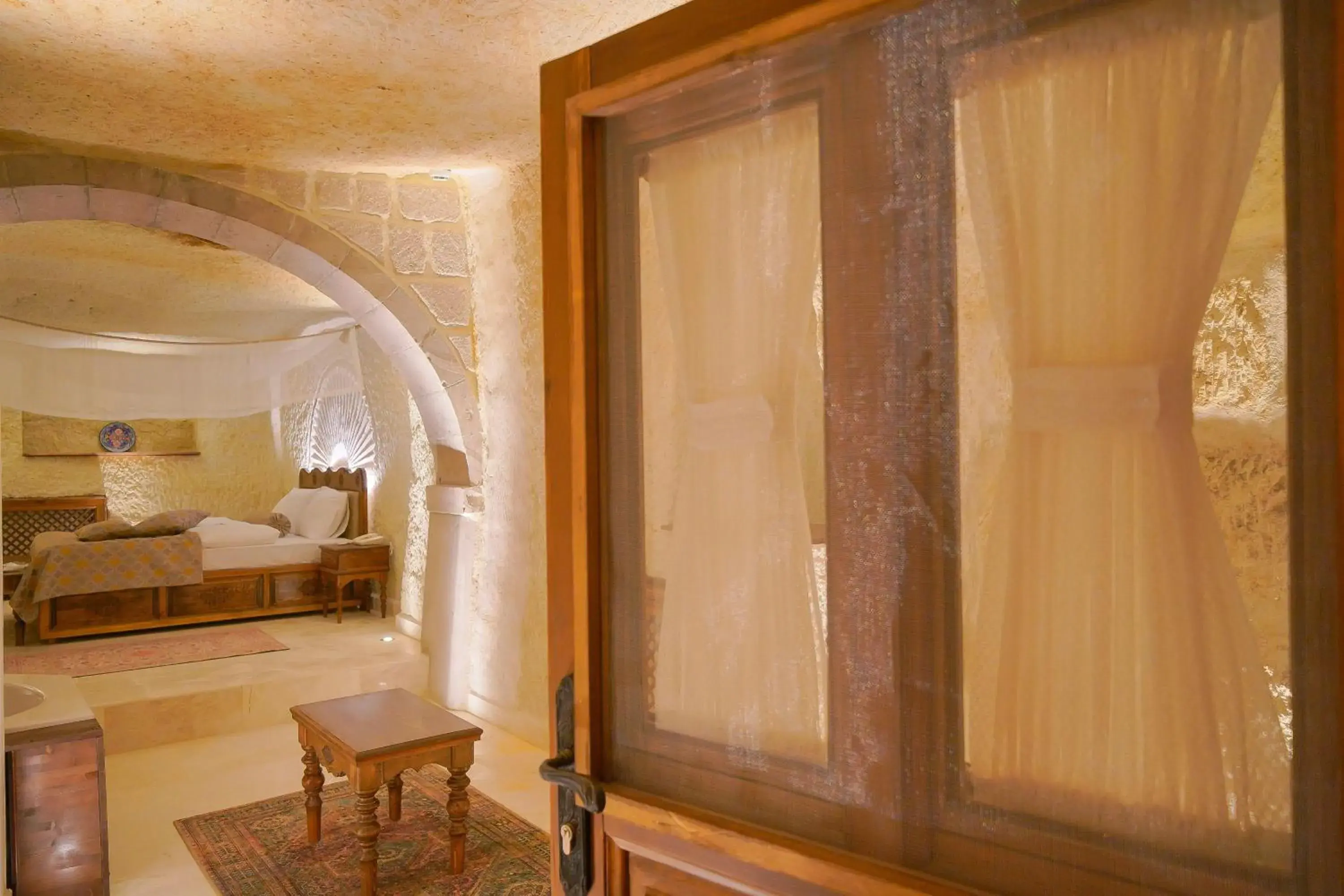 Deluxe Double Room with Bath in Fairyland Cave Hotel Deluxe Double Room with Bath in Fairyland Cave Hotel