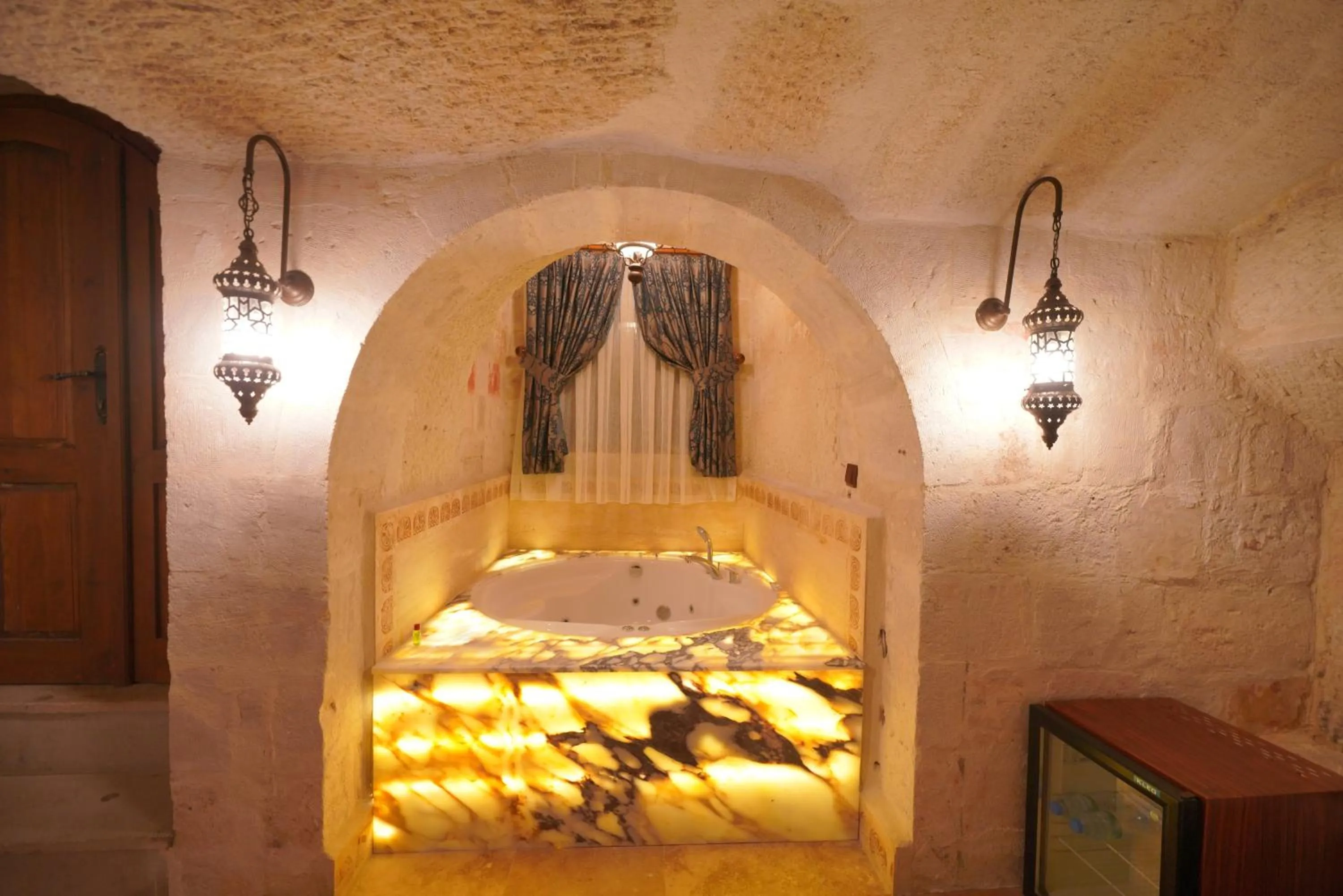 Massage, Bed in Fairyland Cave Hotel