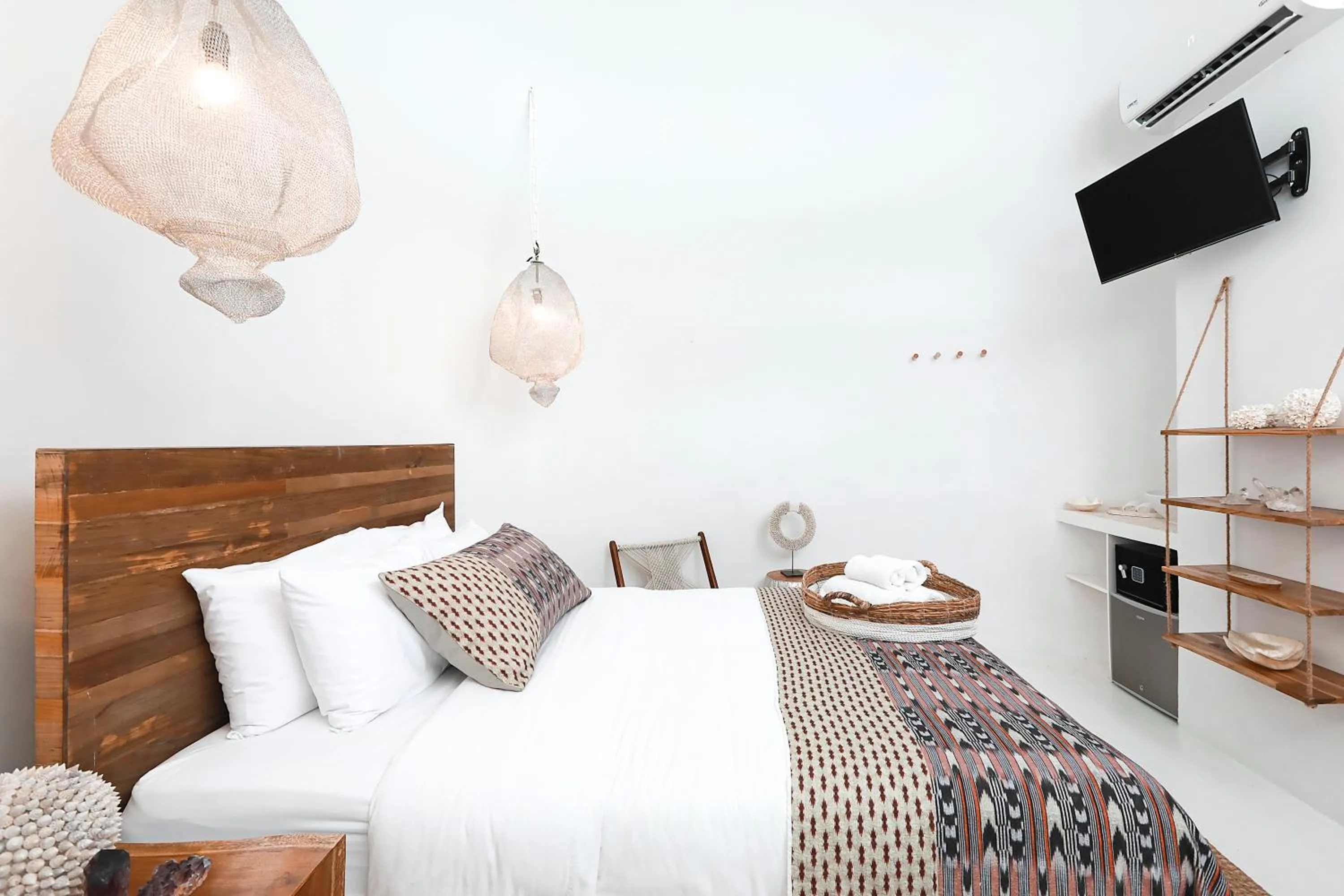 Bed in Igloo Beach Lodge