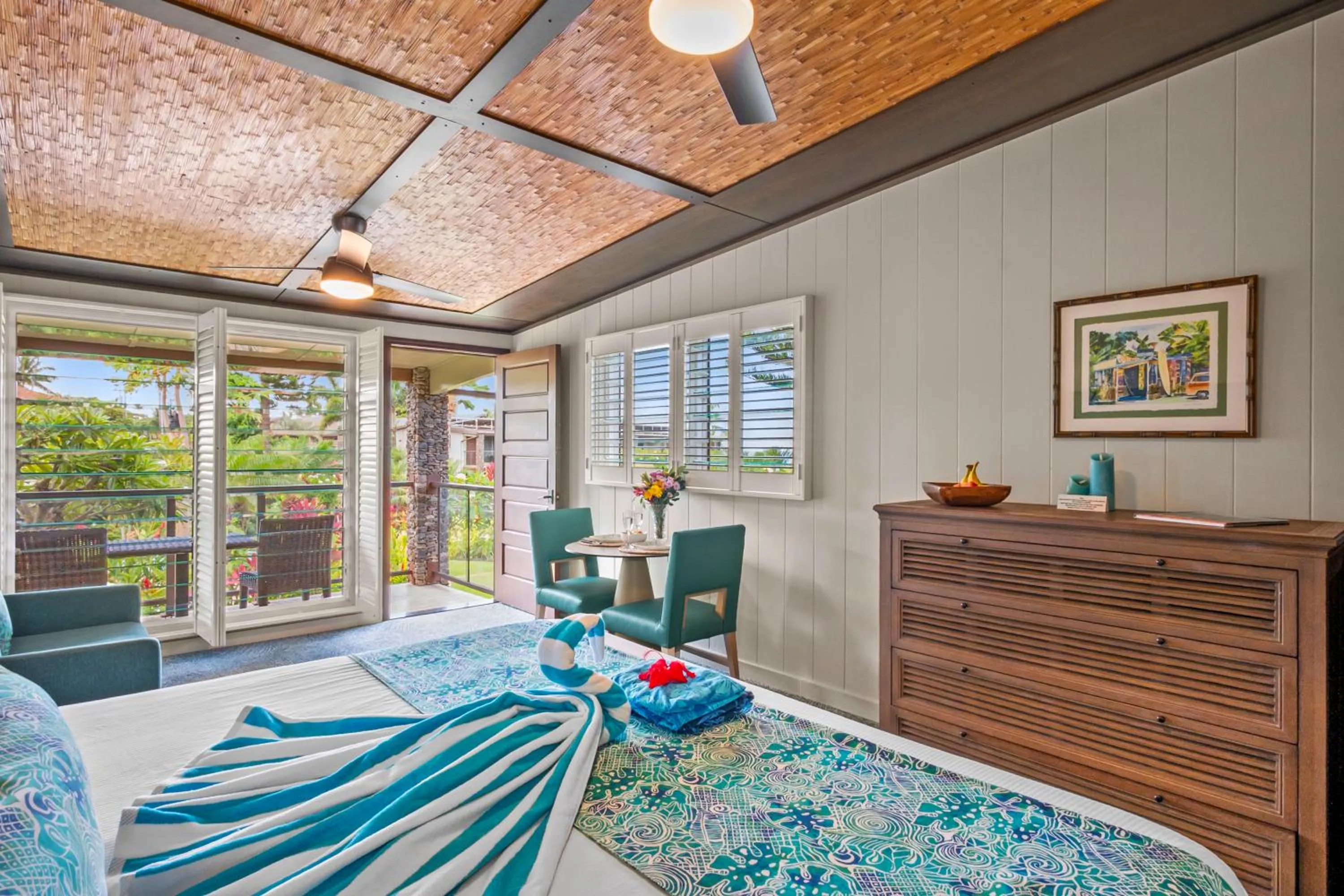 Bedroom, Bed in The Mauian Hotel