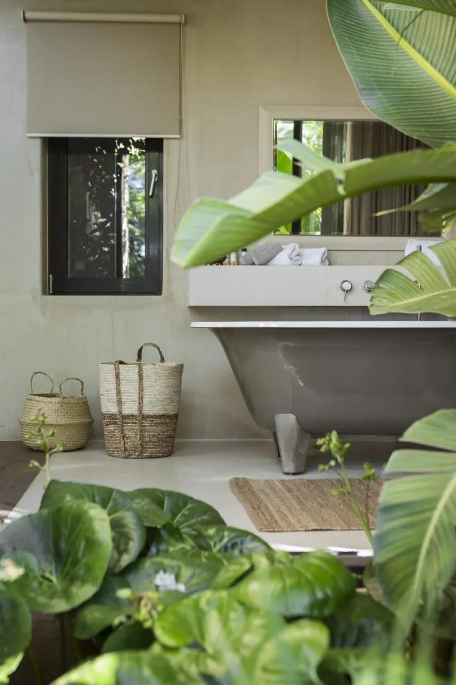 Bath in F ZEEN Kefalonia