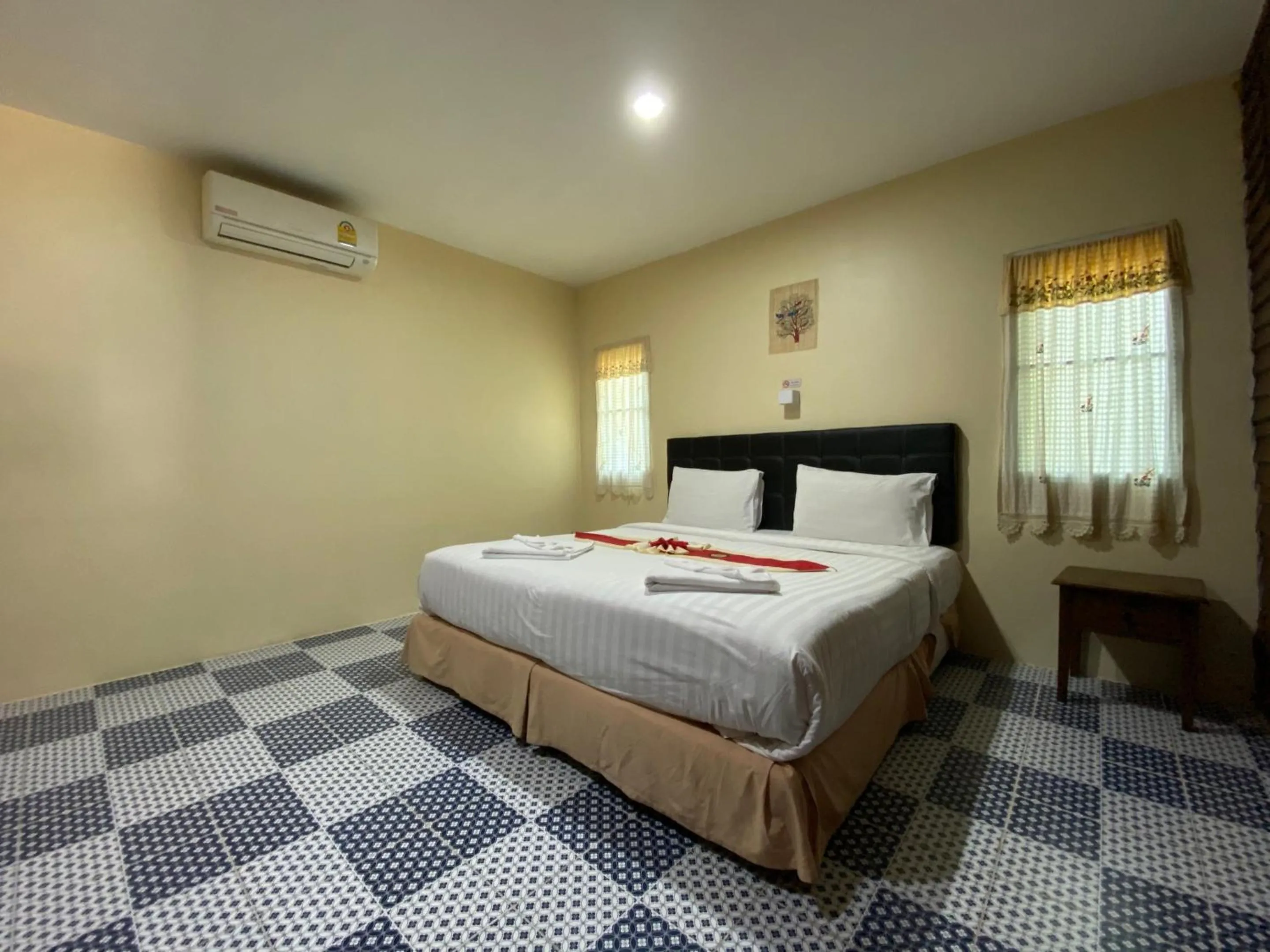 Photo of the whole room, Bed in Yuwadee Resort