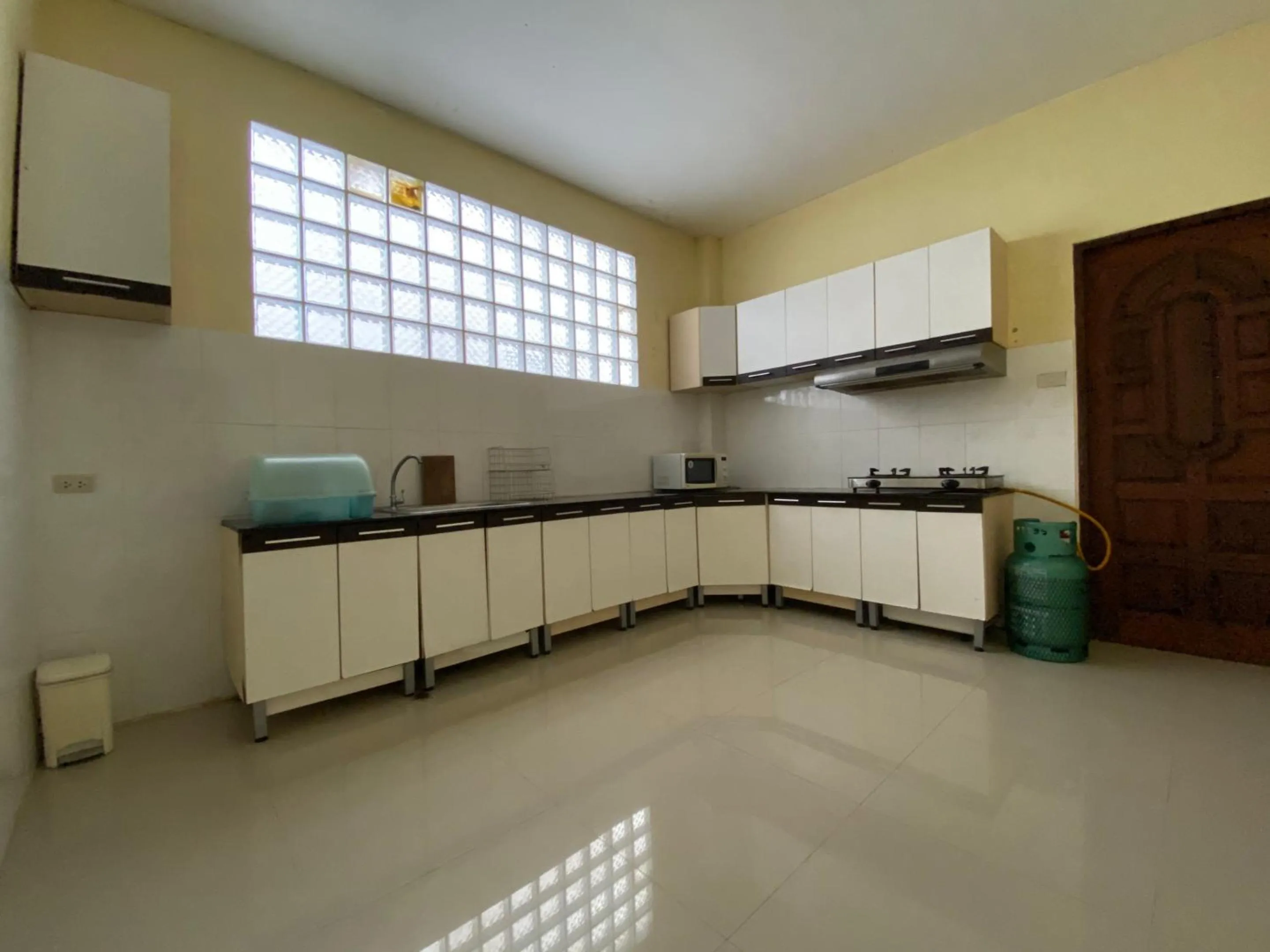 Kitchen or kitchenette in Yuwadee Resort