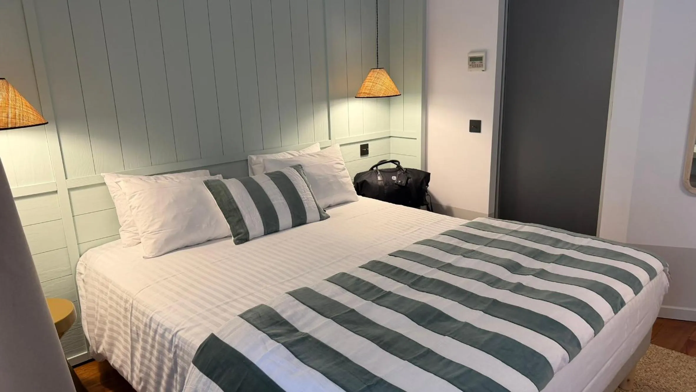 Bedroom, Bed in Hôtel Le Clos Huguerie - Boutique Hôtel - Bordeaux Centre