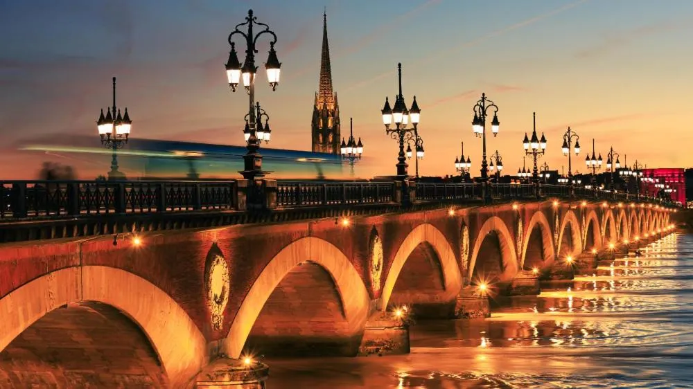 Nearby landmark in Hôtel Le Clos Huguerie Bordeaux Centre - Ex Maison du Lierre