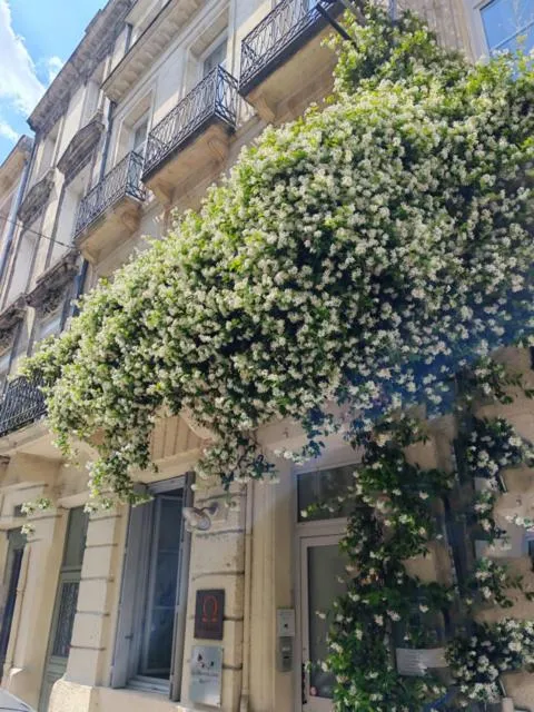 Property building in Hôtel Le Clos Huguerie Bordeaux Centre - Ex Maison du Lierre