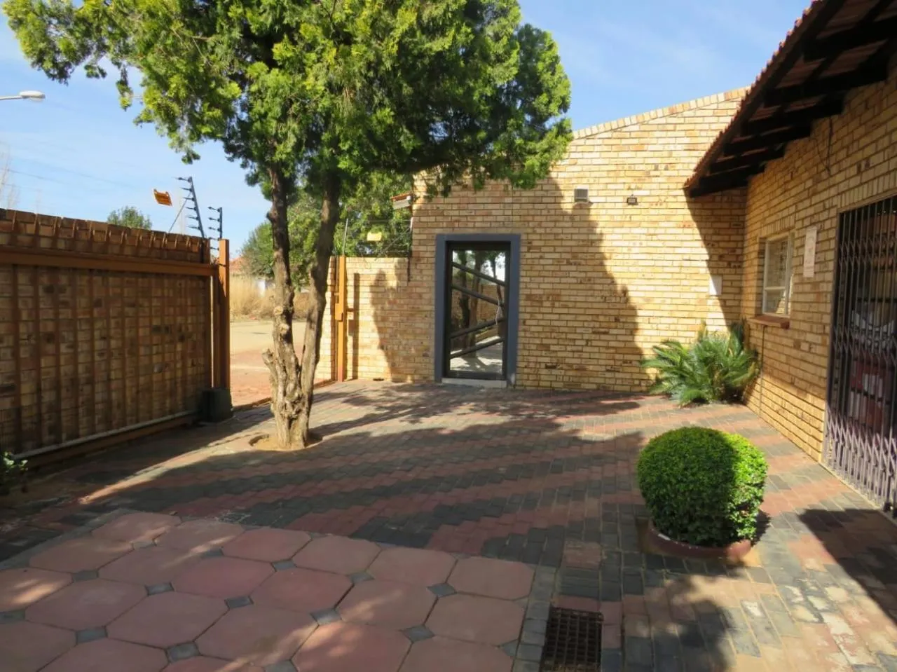 Property building in Kgatholoha guest house