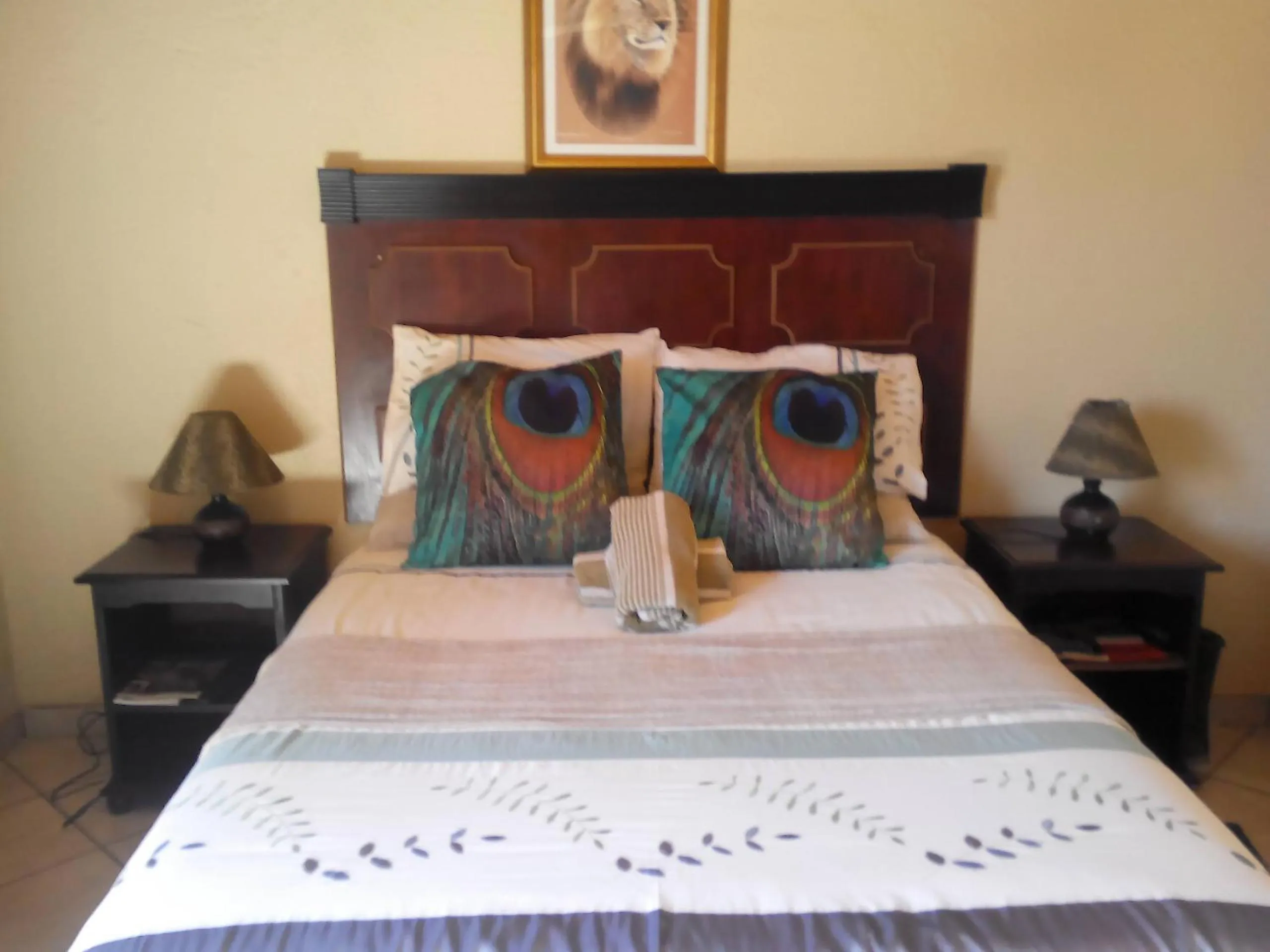 Bedroom, Bed in Kgatholoha guest house