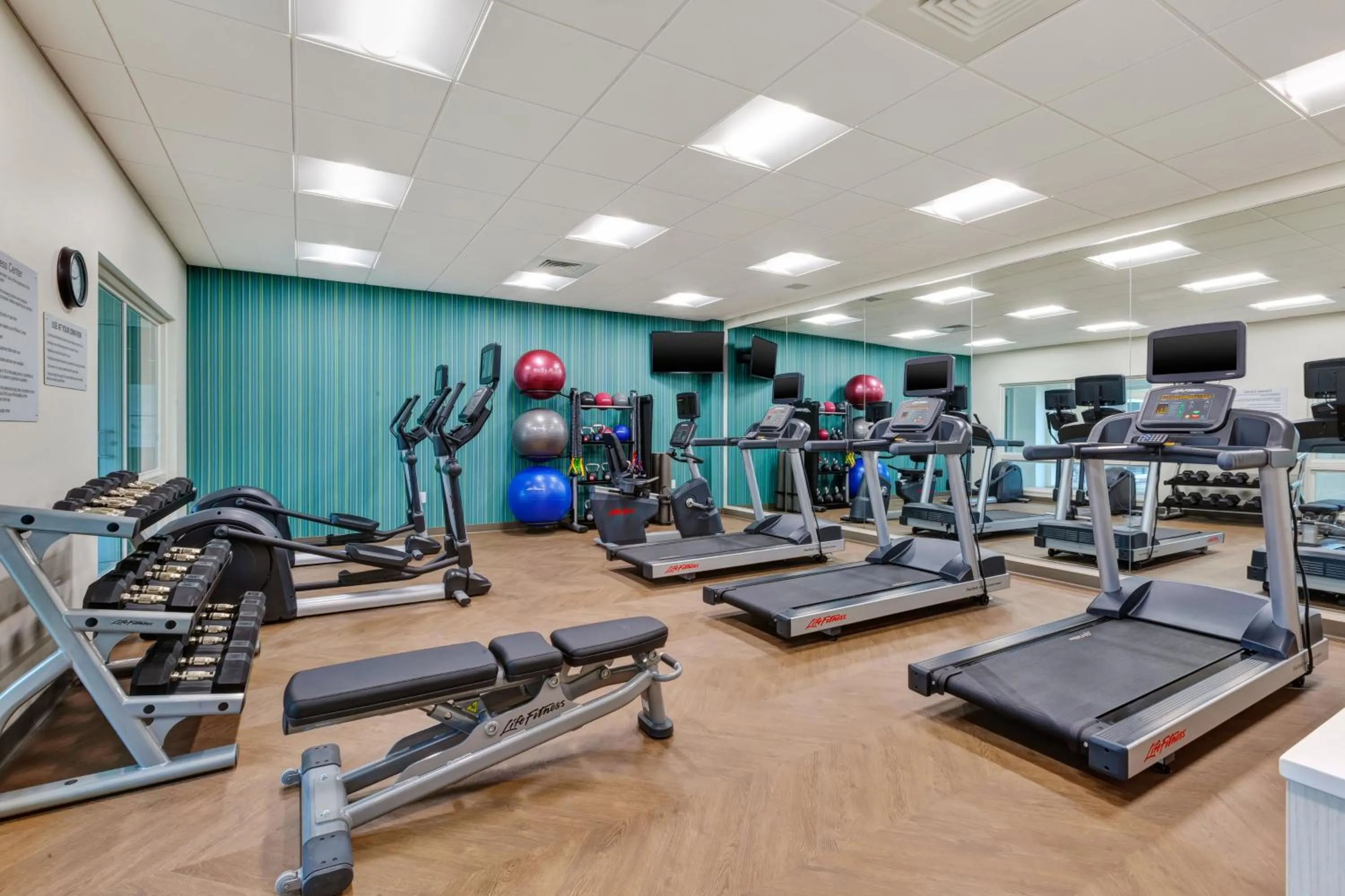 Fitness centre/facilities in Holiday Inn Express- Eau Claire West I-94 by IHG