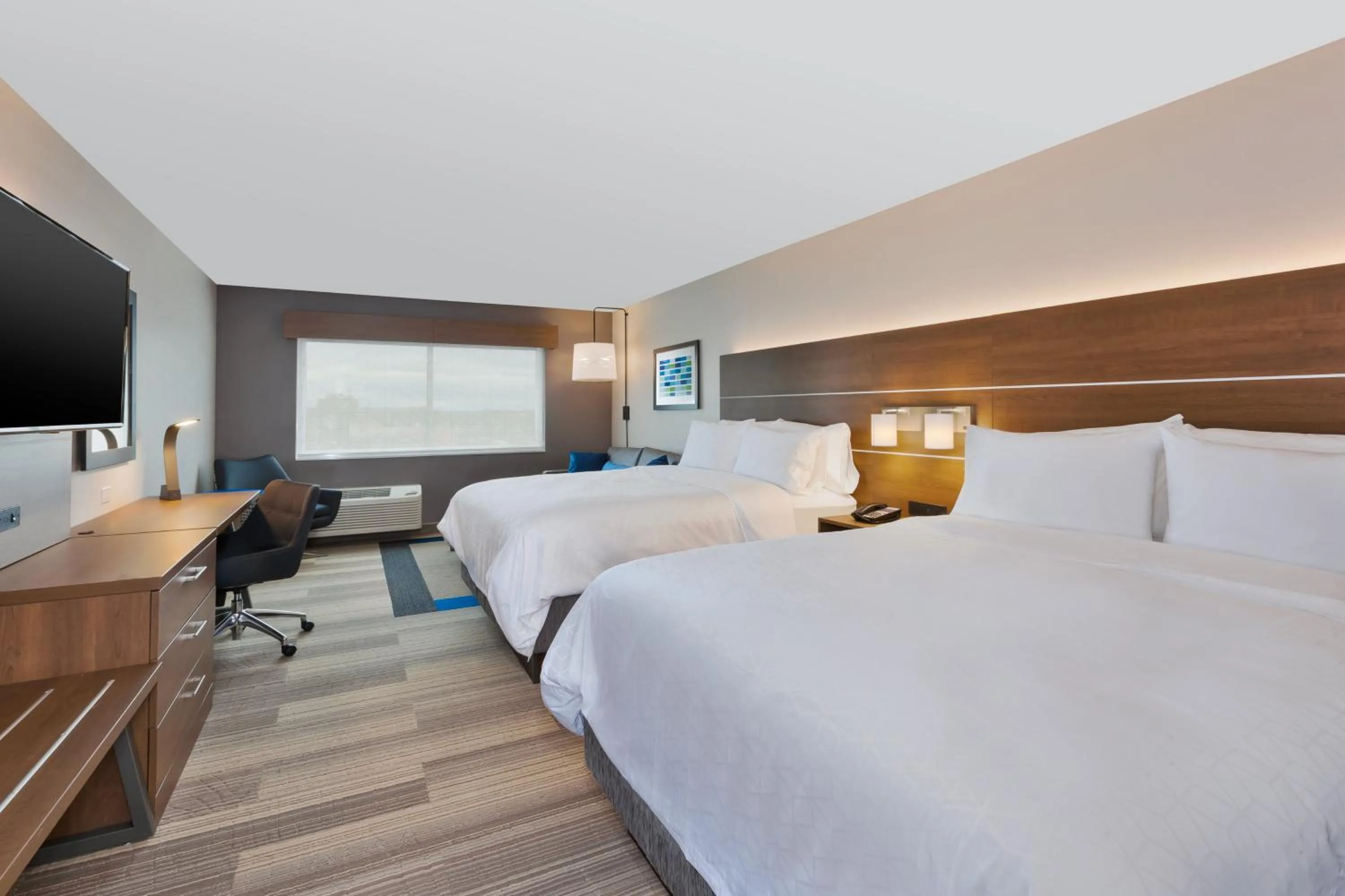Photo of the whole room, Bed in Holiday Inn Express- Eau Claire West I-94 by IHG