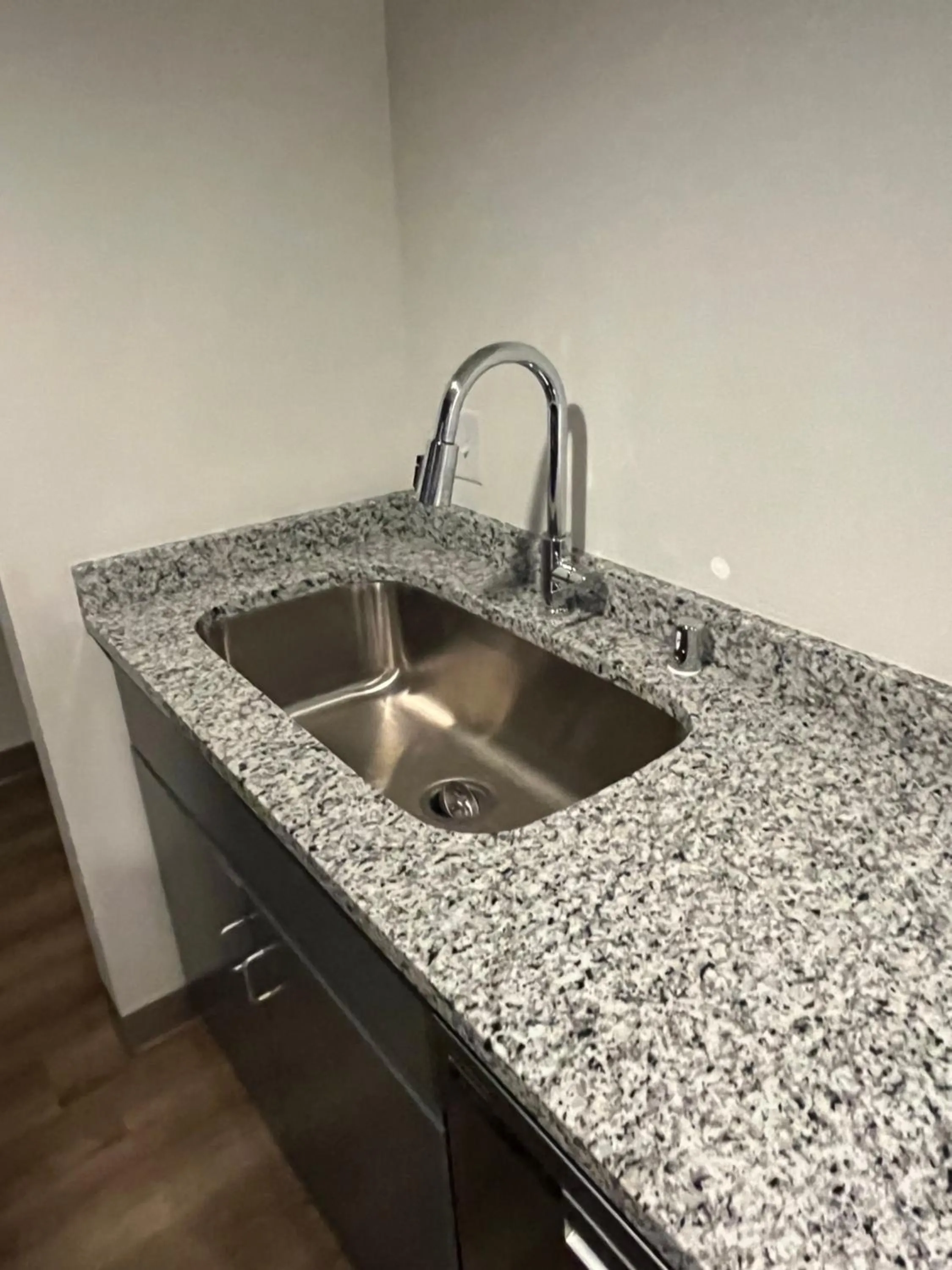 Kitchen or kitchenette in Ramada by Wyndham Milwaukee