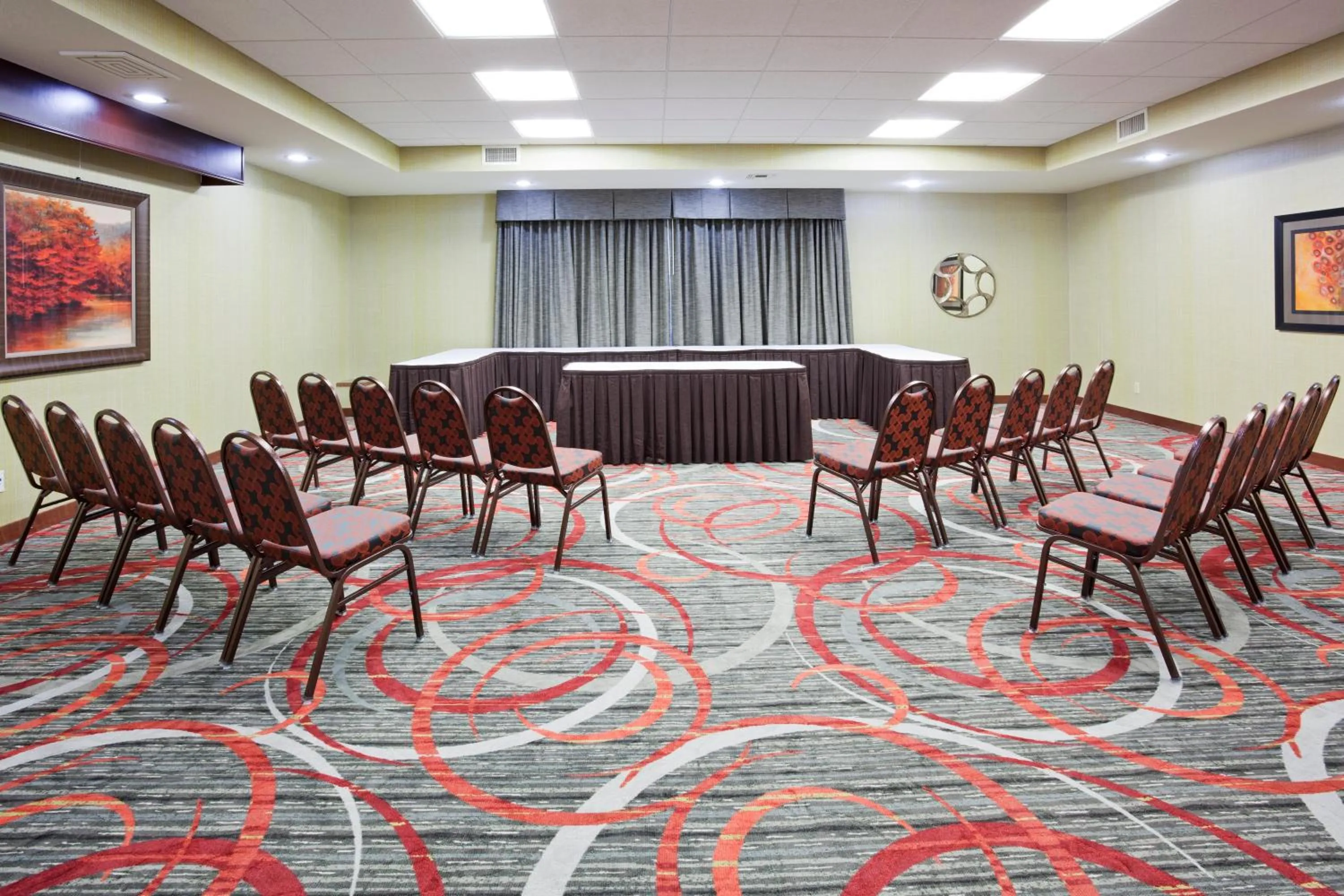 Meeting/conference room in Holiday Inn Express & Suites Bloomington West by IHG