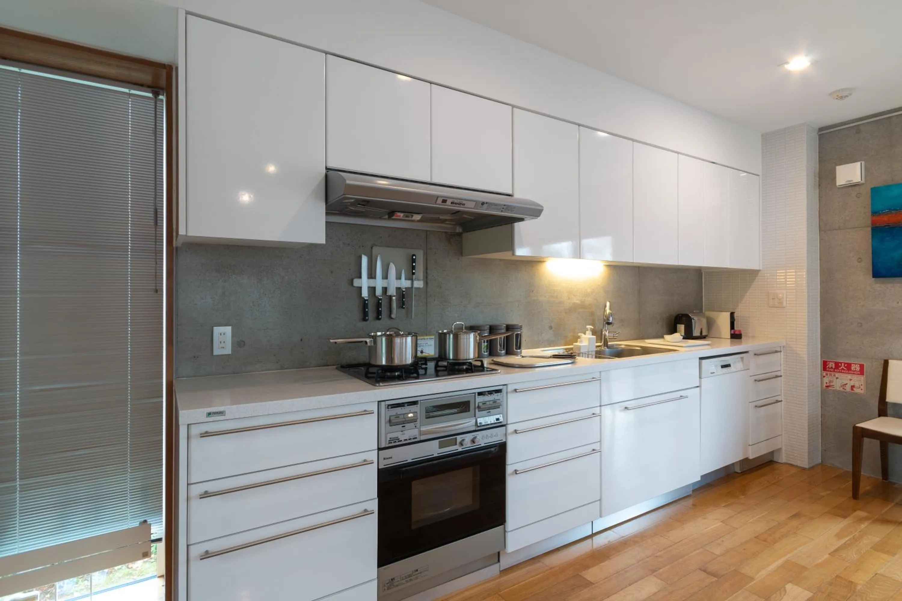 Kitchen or kitchenette in Asanagi by H2 Life