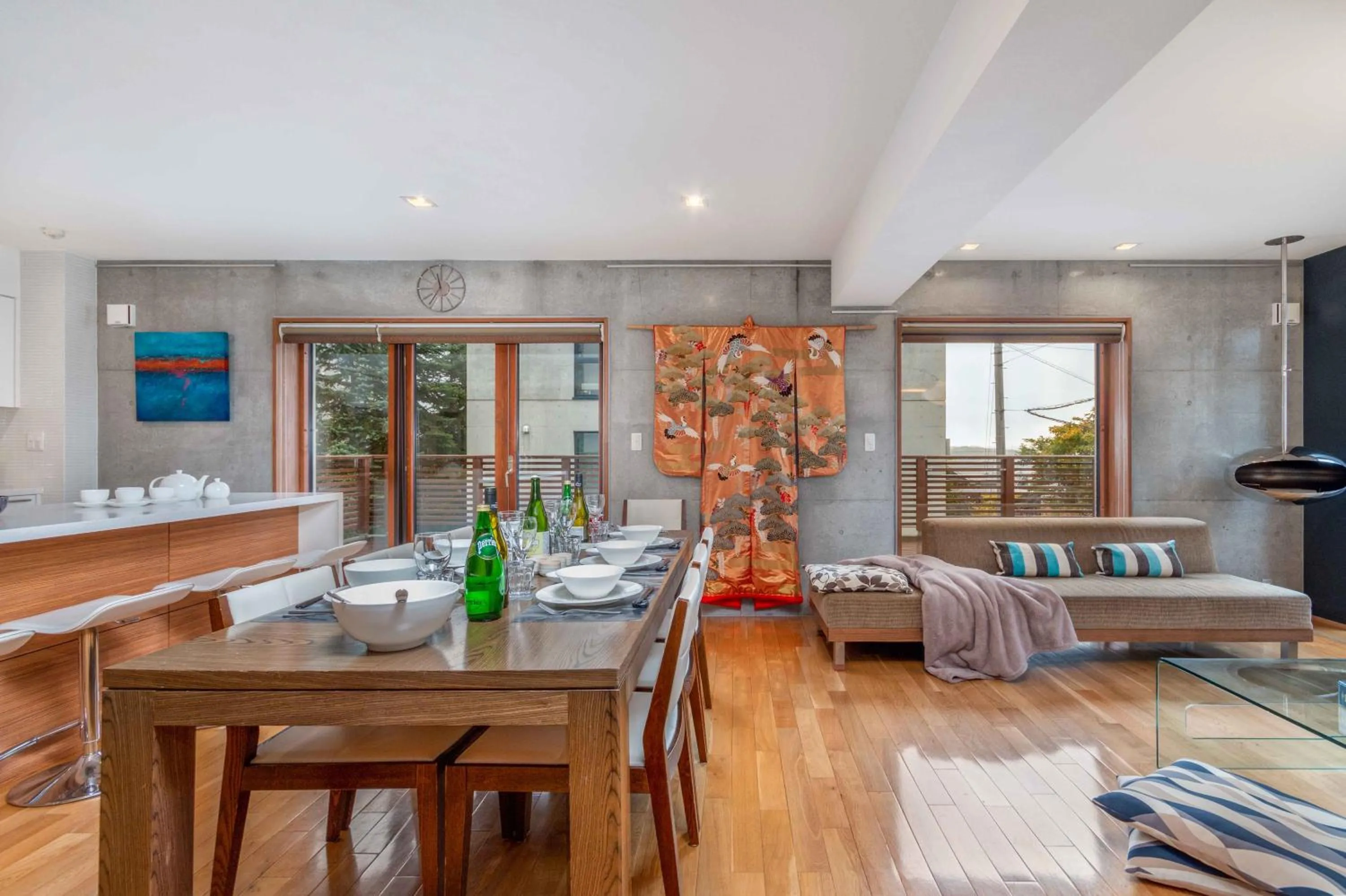 Dining area in Asanagi by H2 Life