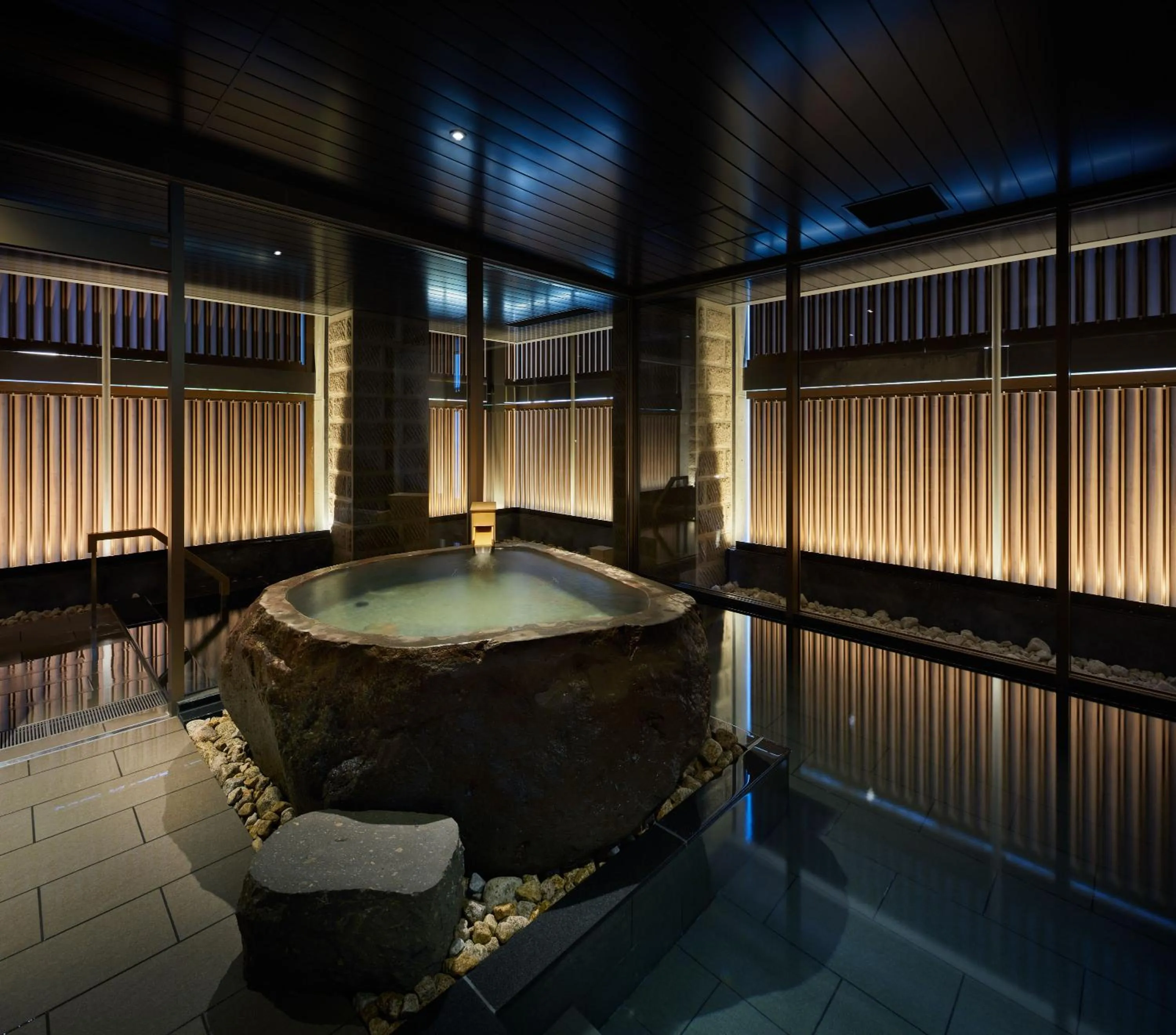 Hot Spring Bath in ONSEN RYOKAN Yuen Sapporo