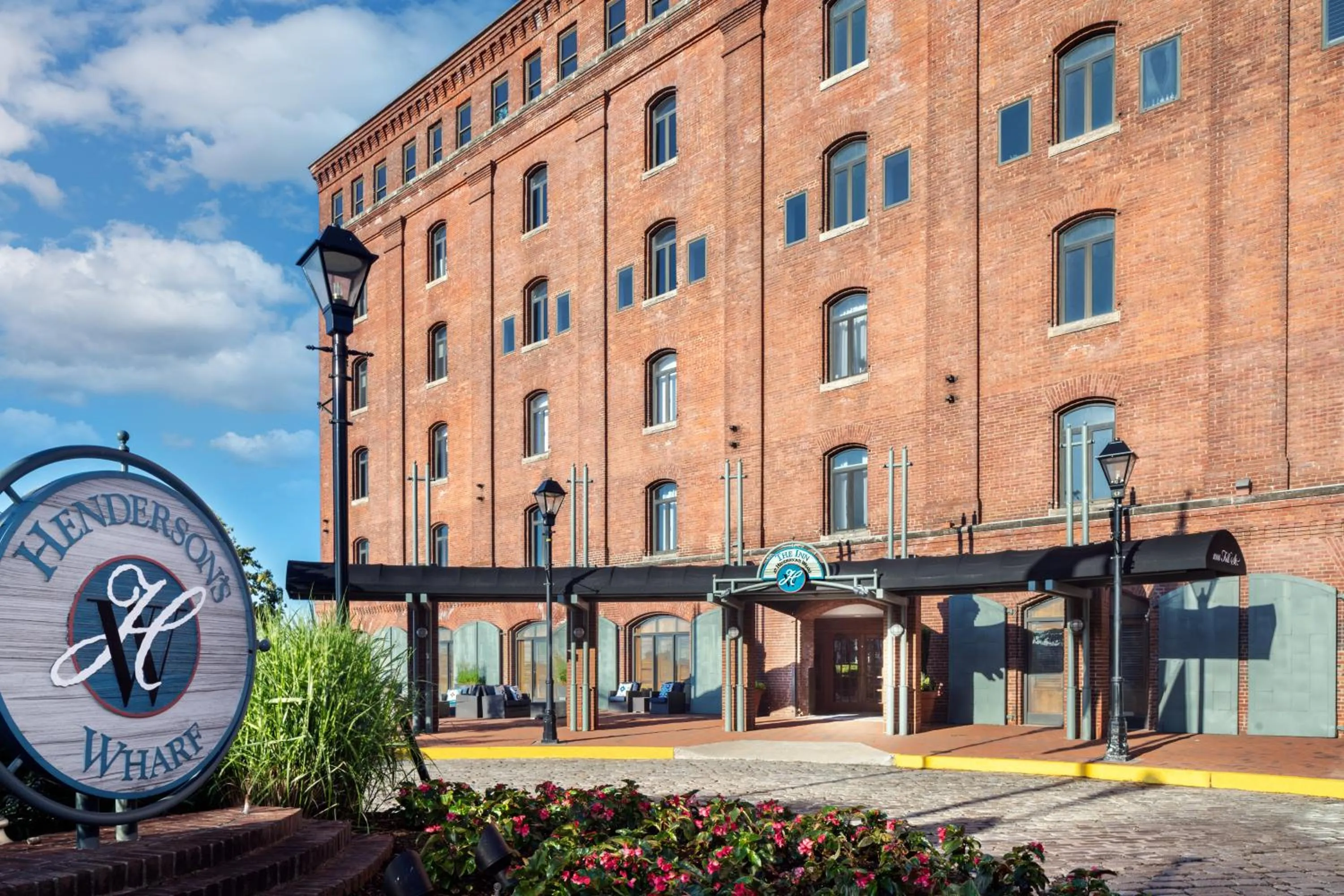 Facade/entrance in The Inn at Henderson's Wharf, an Ascend Collection Hotel