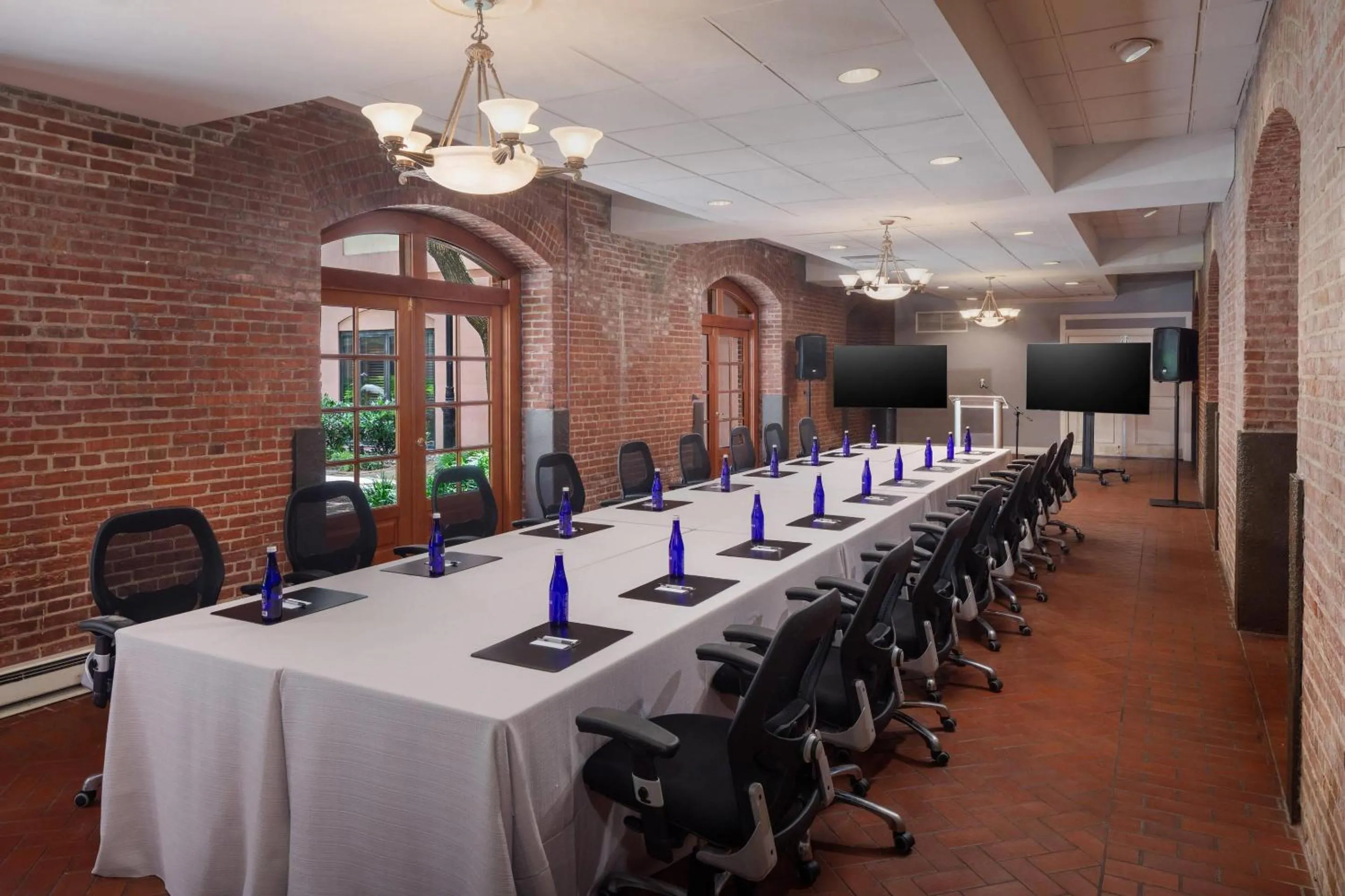 Meeting/conference room in The Inn at Henderson's Wharf, an Ascend Collection Hotel