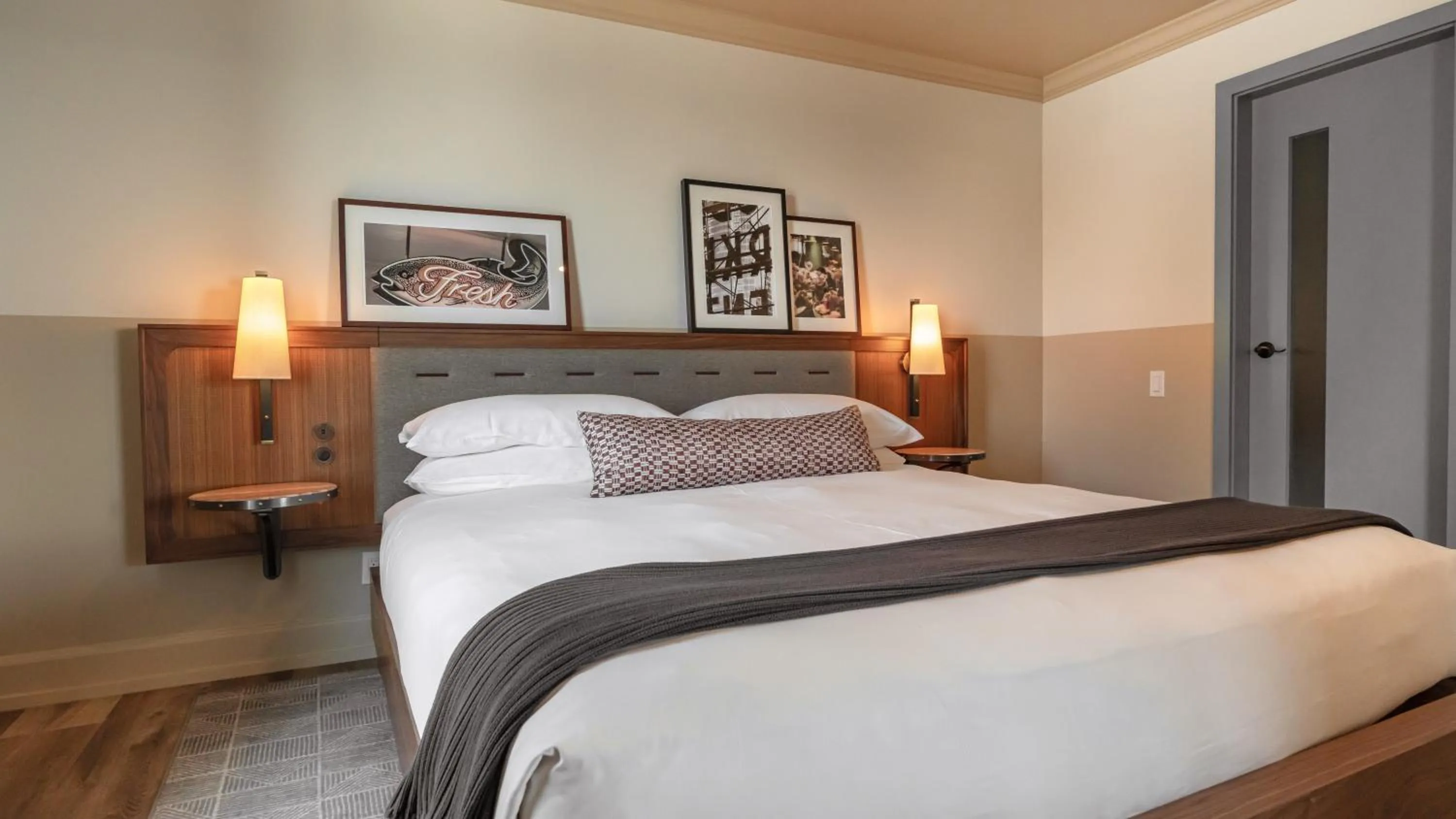 Bed in Inn at the Market