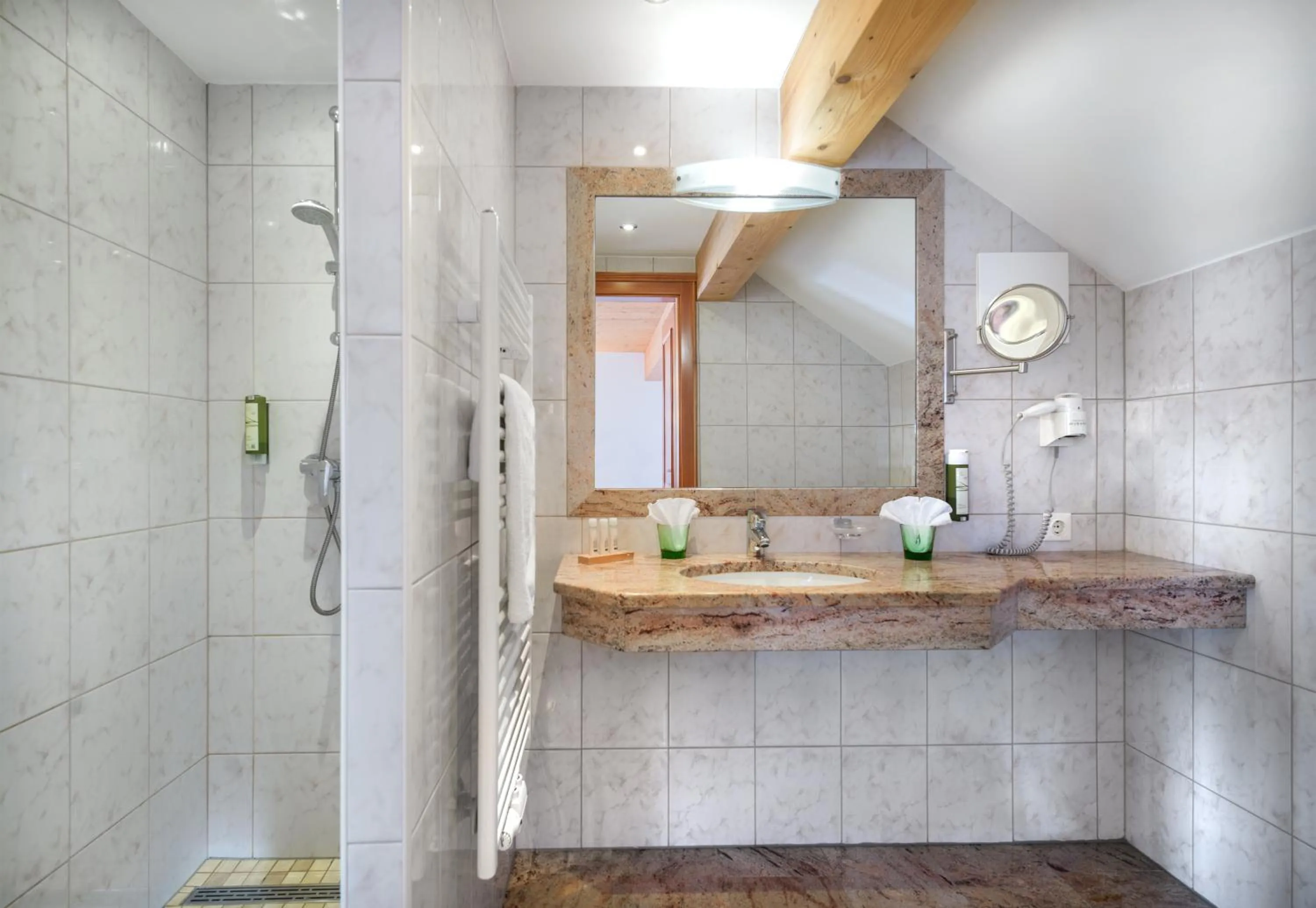 Bathroom in Hotel Häuserl im Wald